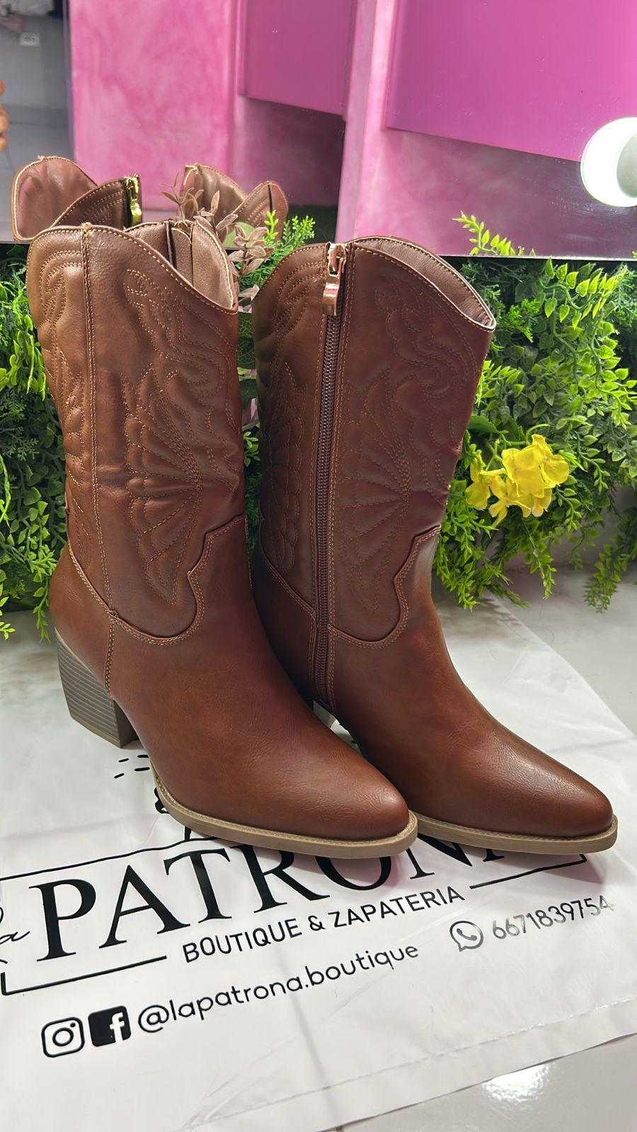 Botas café cortas texas.