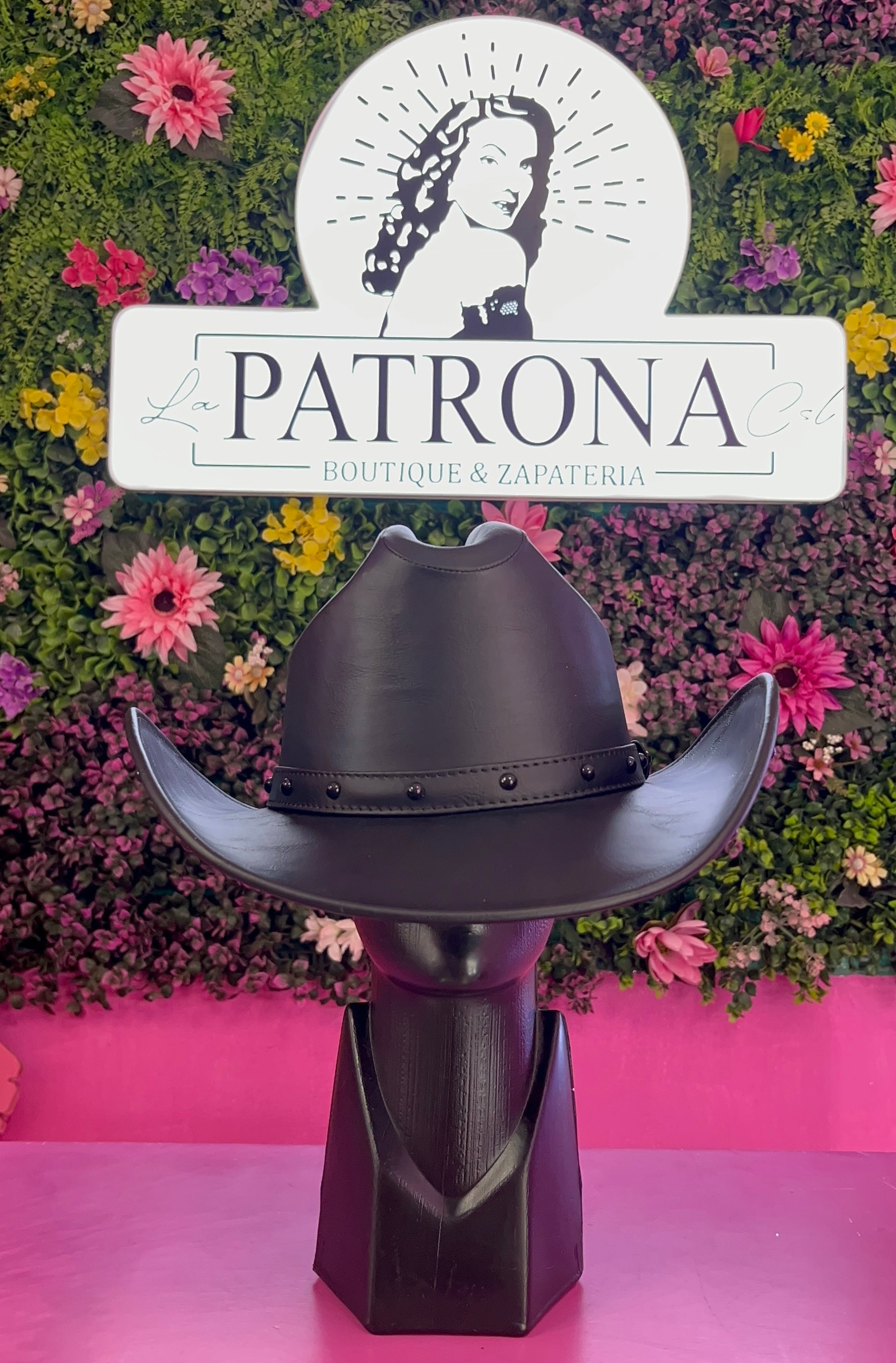 Sombrero de vinipiel negro