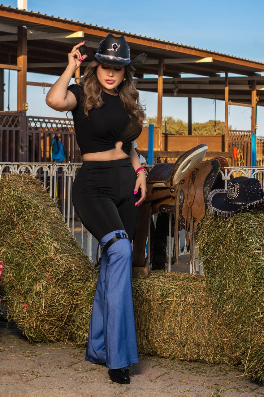 Pantalón estilo vaquero.