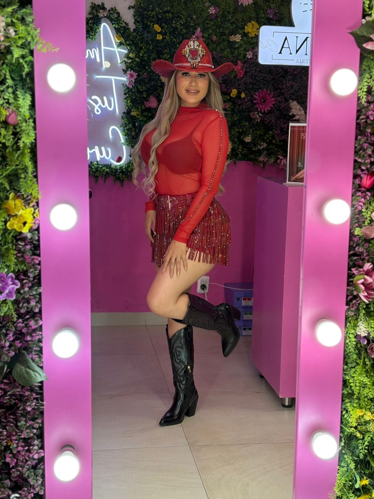 Short falda de barbas rojo con brillos