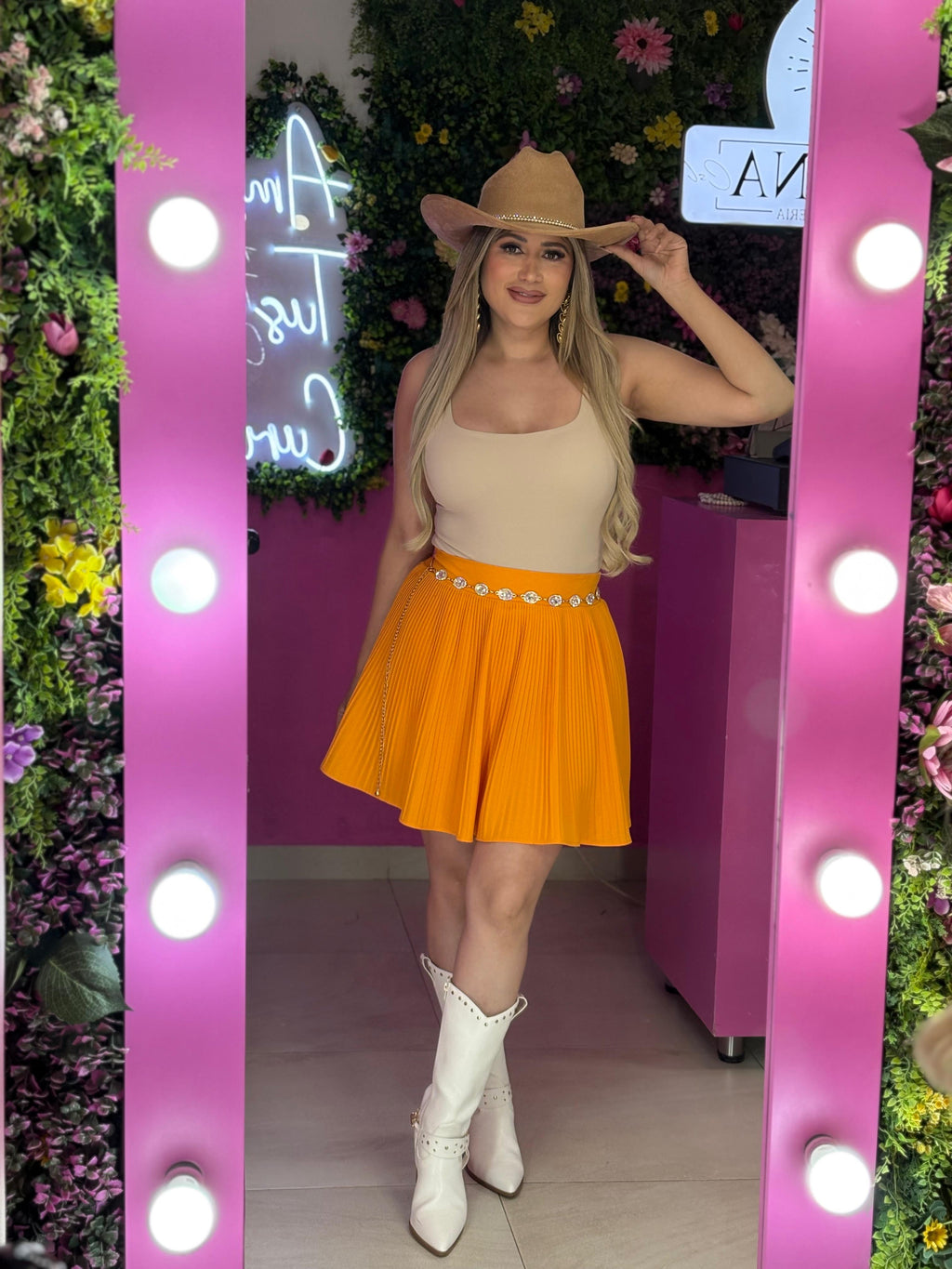 Falda short naranja