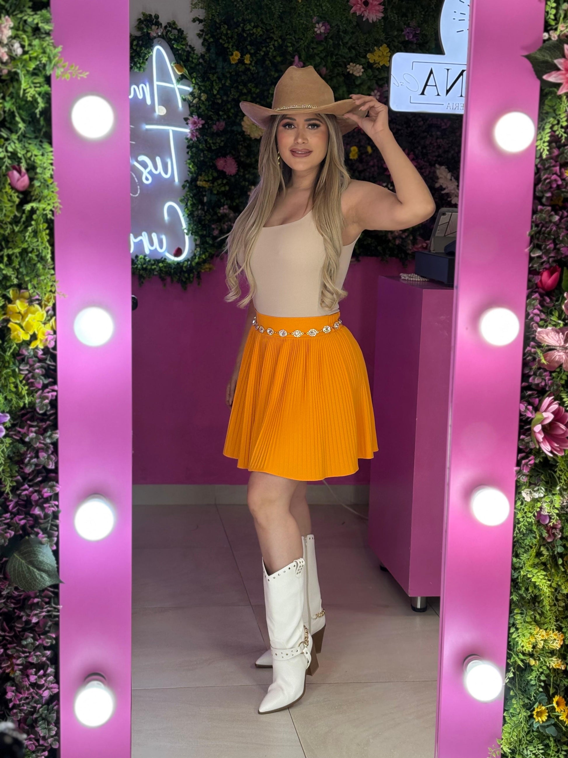 Falda short naranja