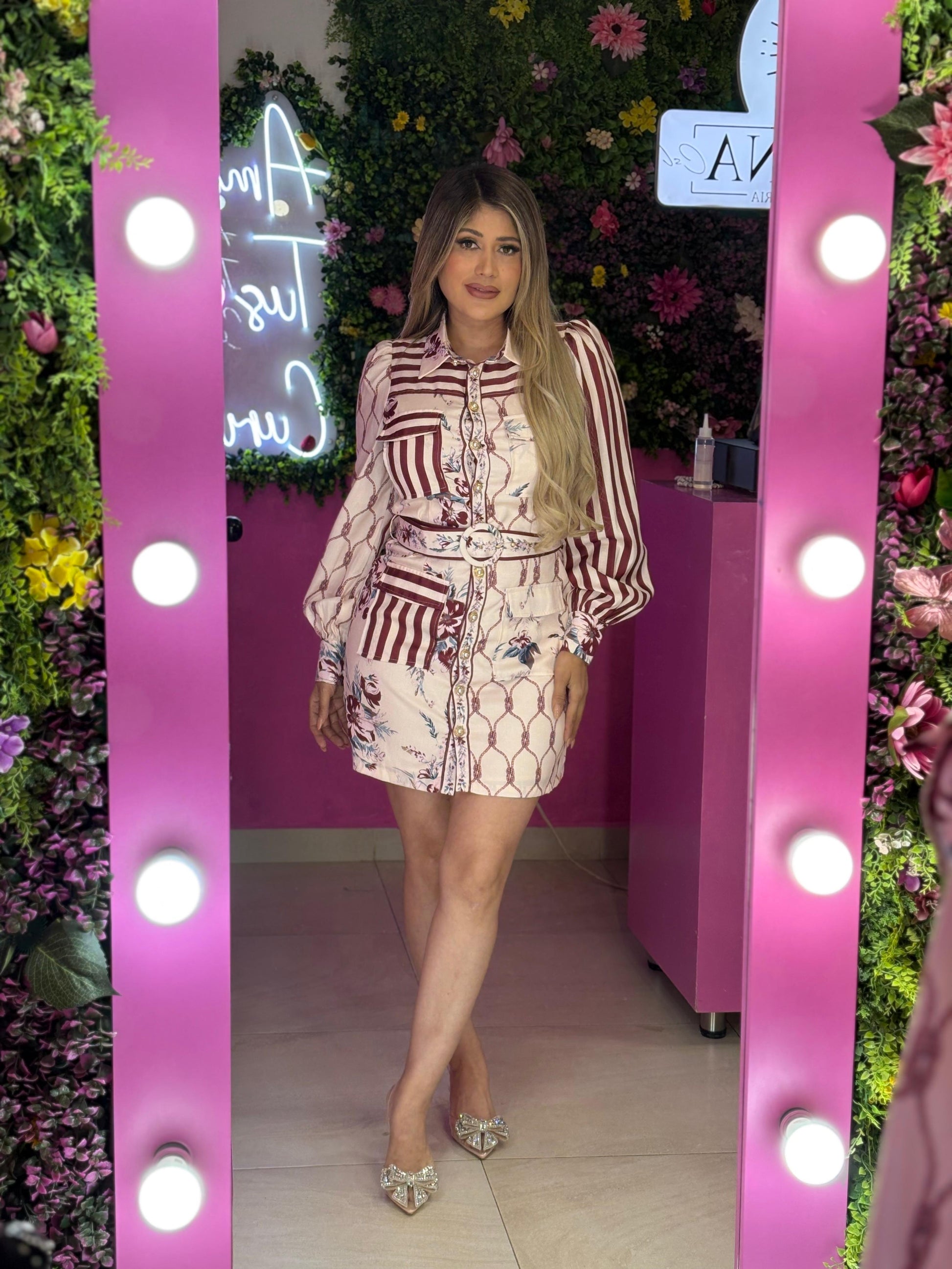 Vestido tinto con beige
