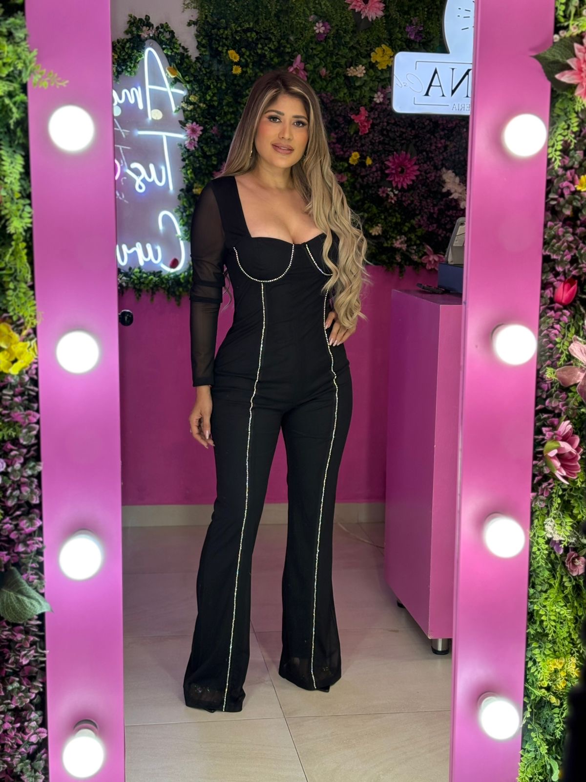 Palazo negro con plata