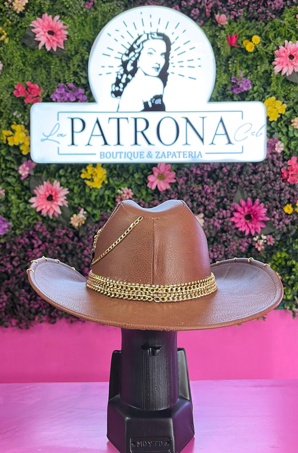 Sombrero camel con dorado