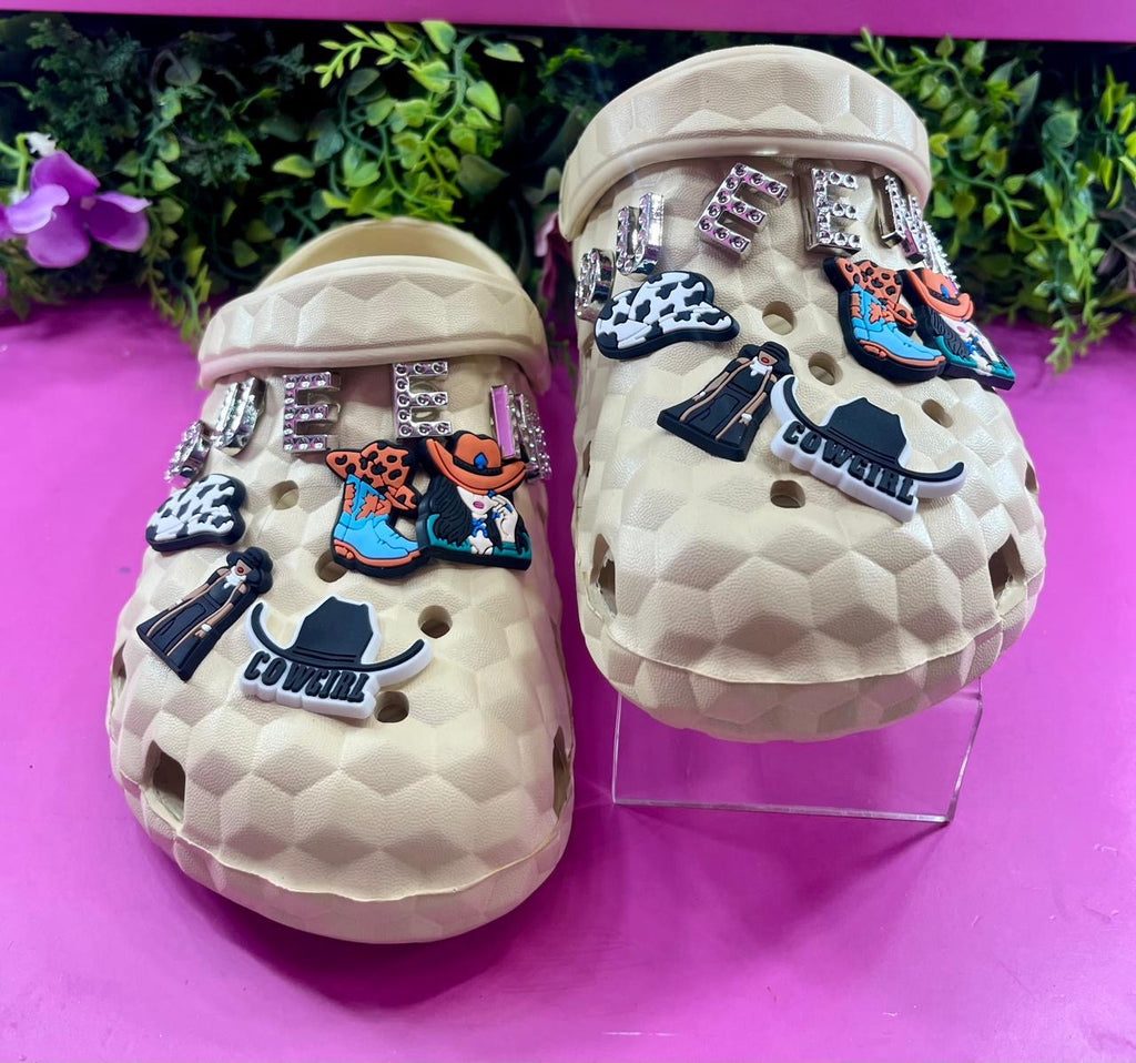 Sandalia tipo crocs beiges