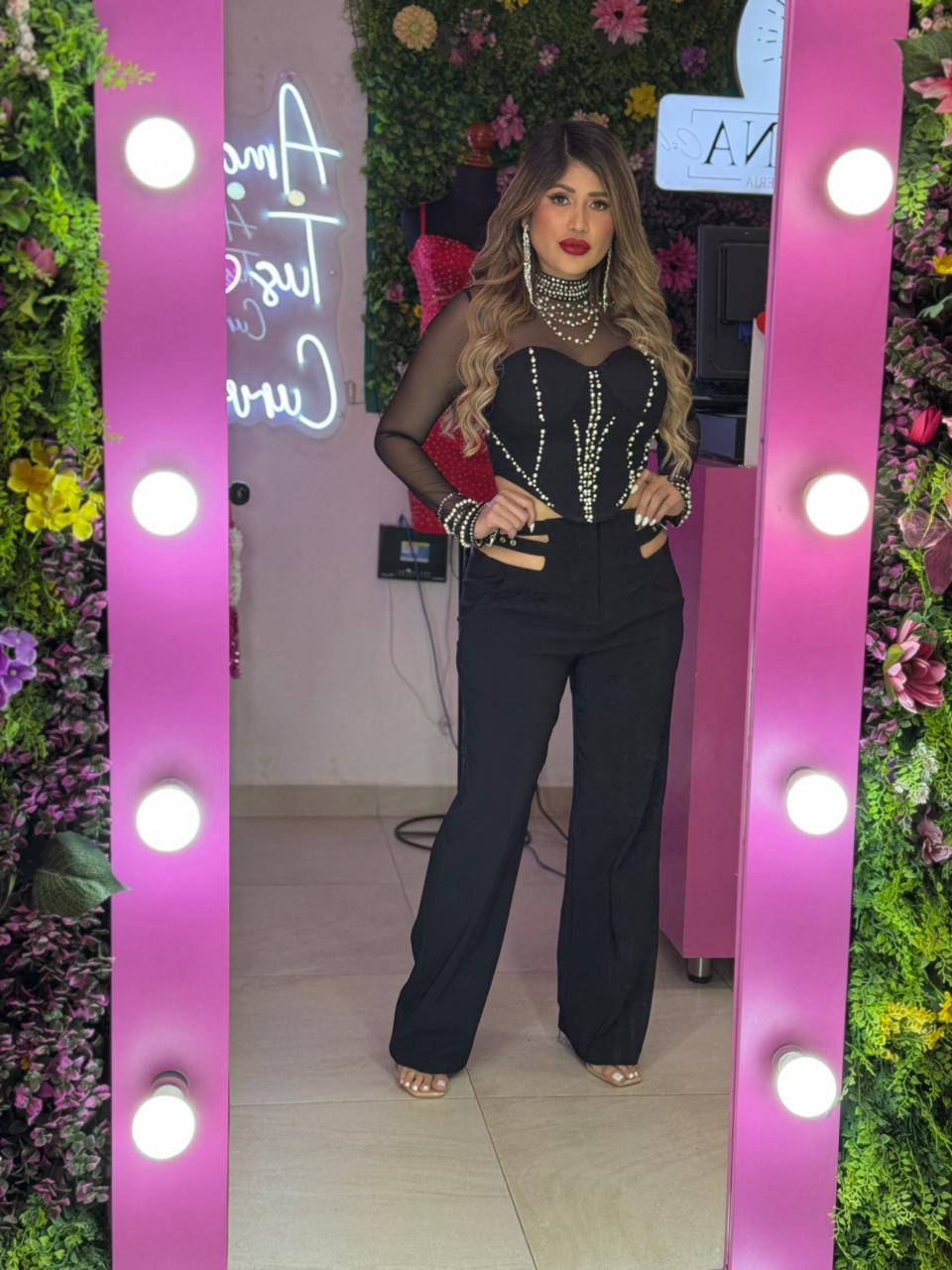 Blusa mesh con apliques