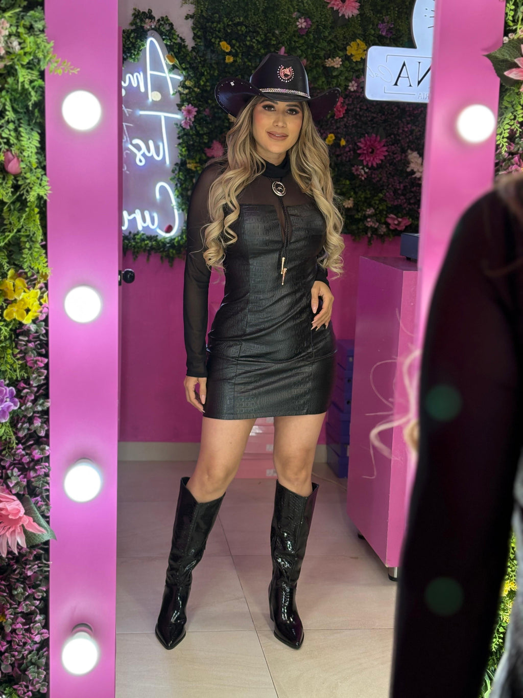 Vestido negro vinipiel