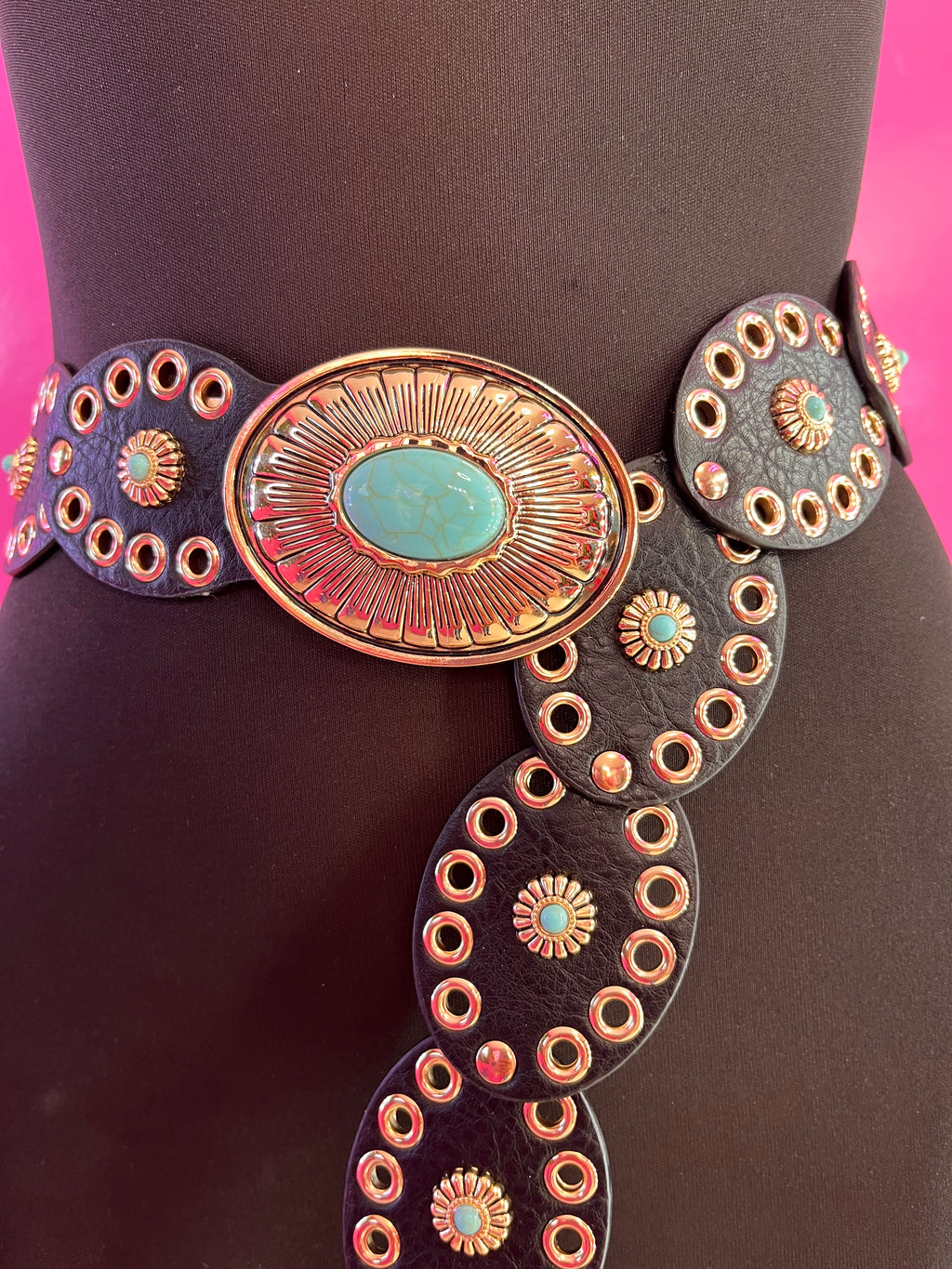 Cinto negro de estoperoles