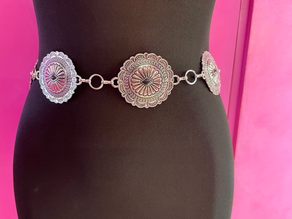 Cinto plateado flor con piedra negra