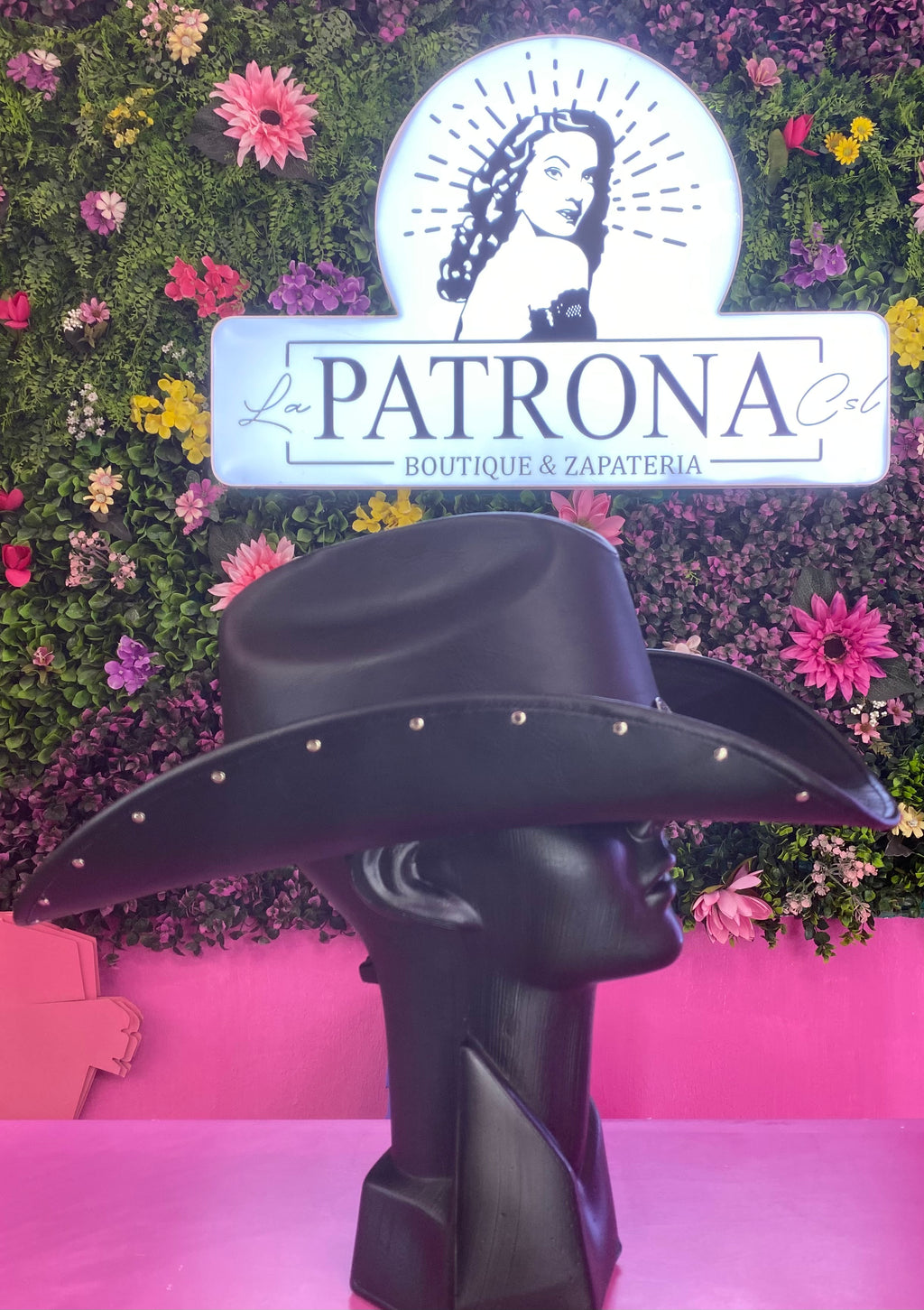 Sombrero negro vinipiel herraje plata