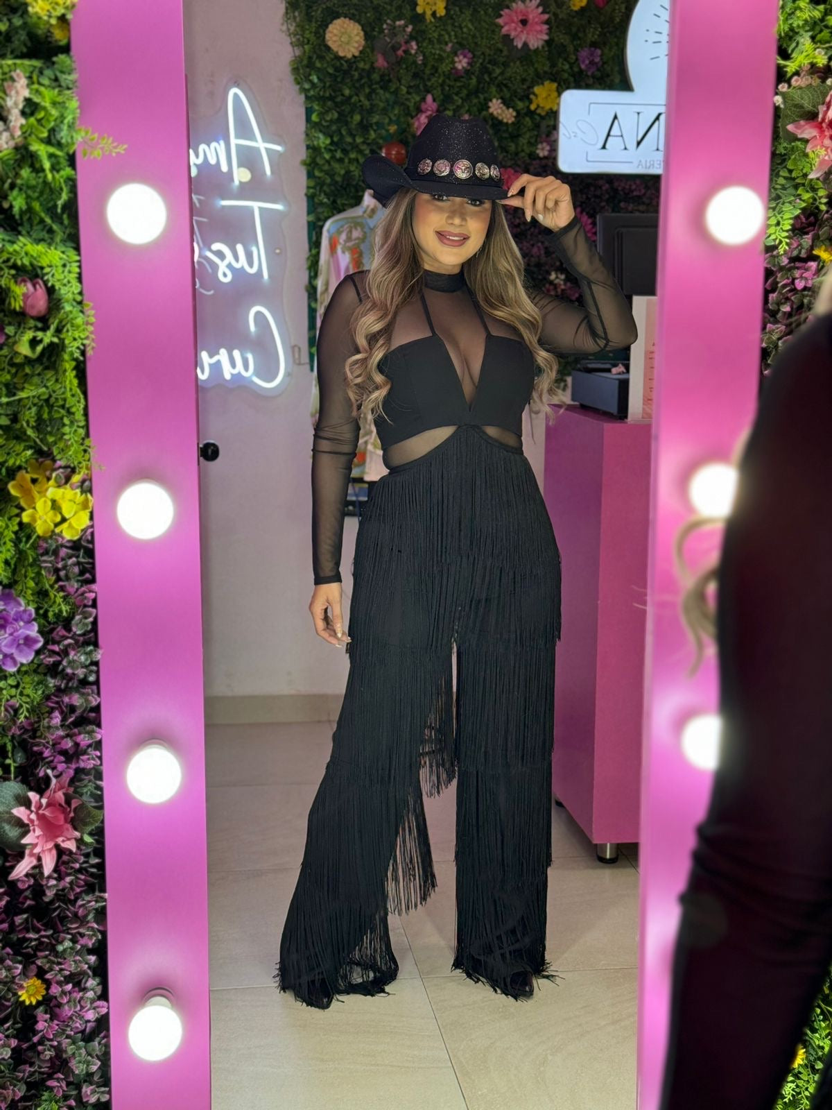 Palazo negro con barbas