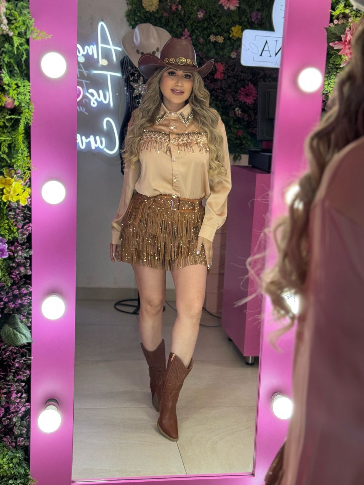 Camisa café con lentejuela