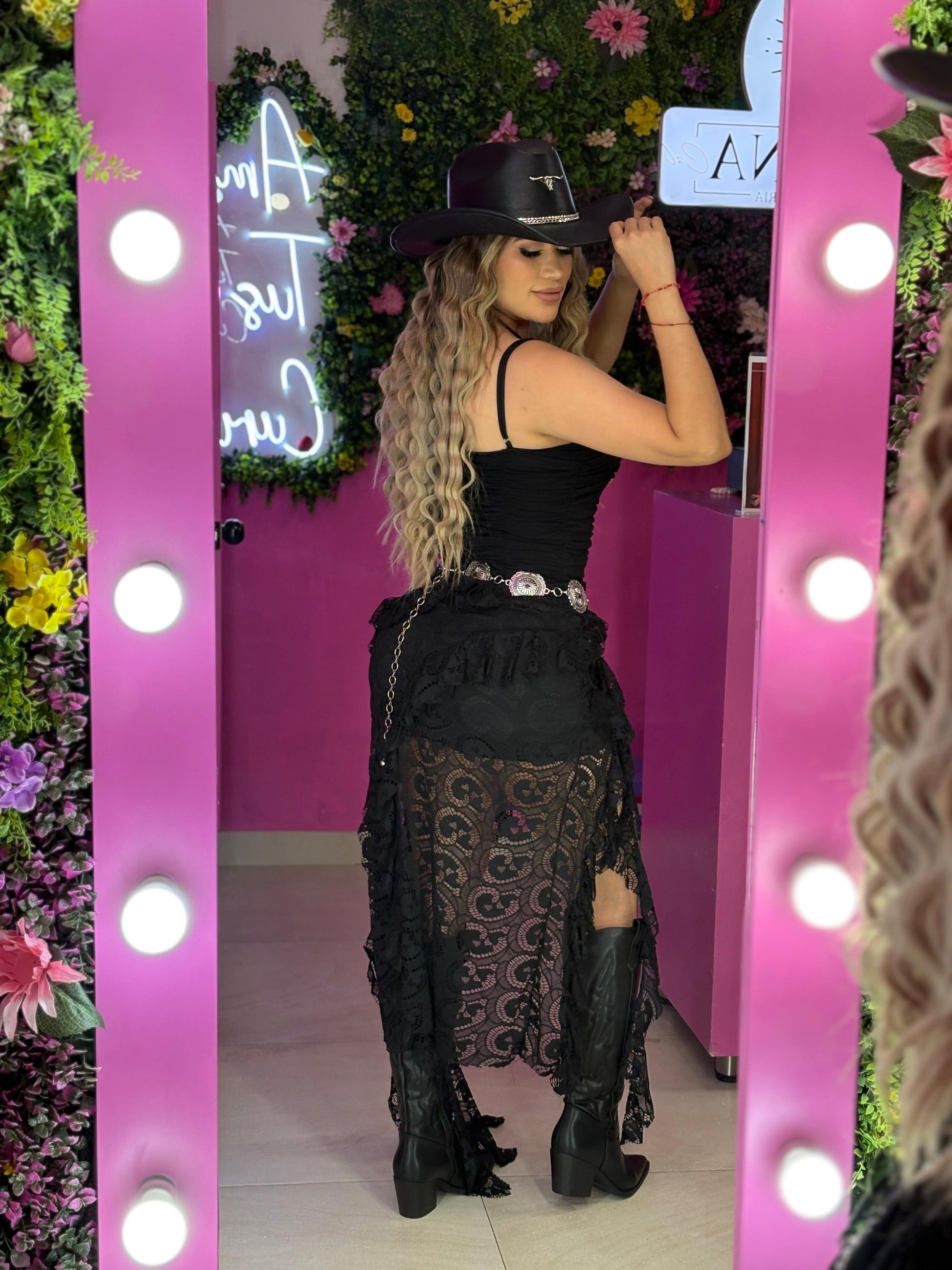 Falda larga de encaje negra