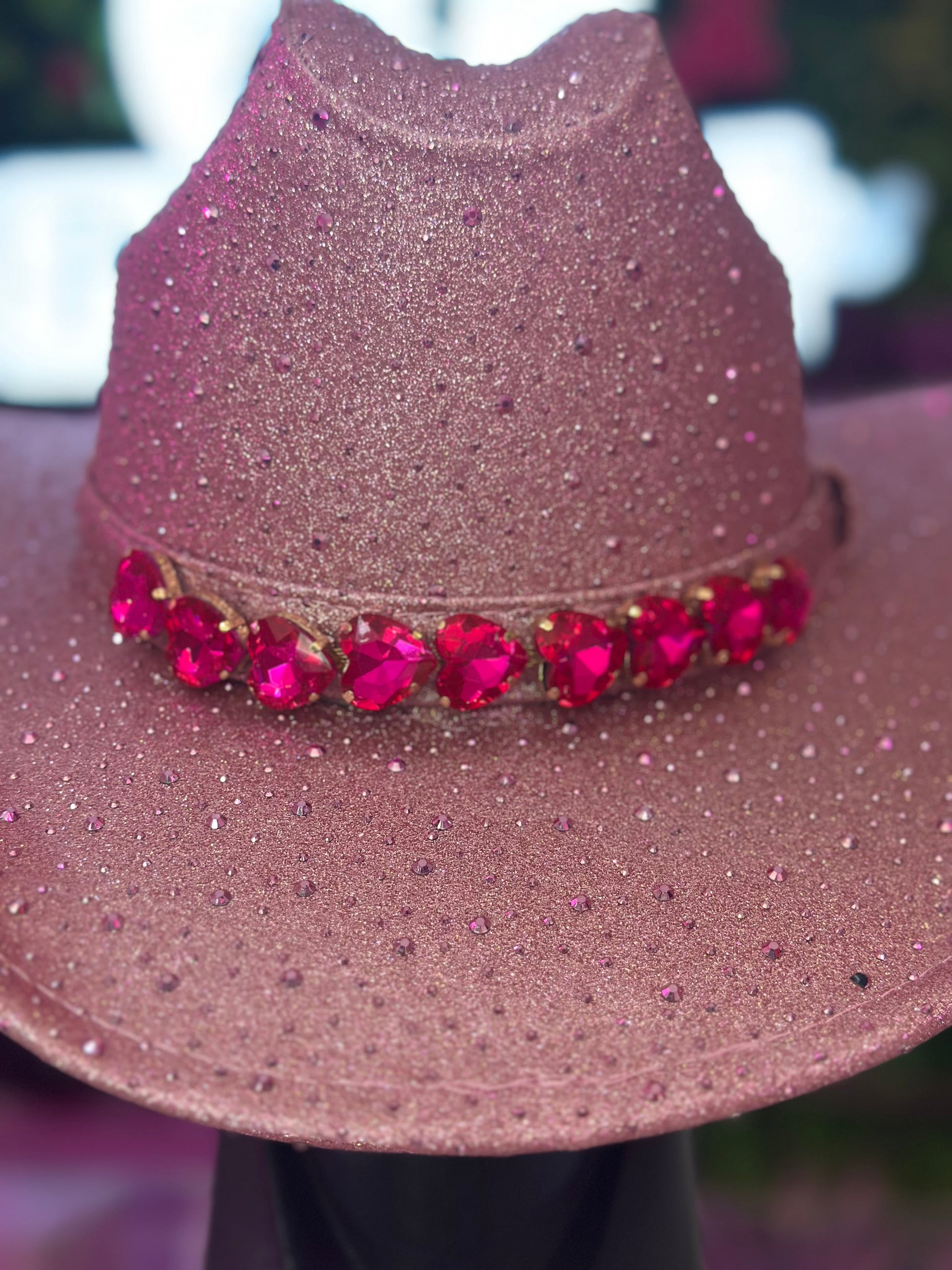 Sombrero rosa con brillos