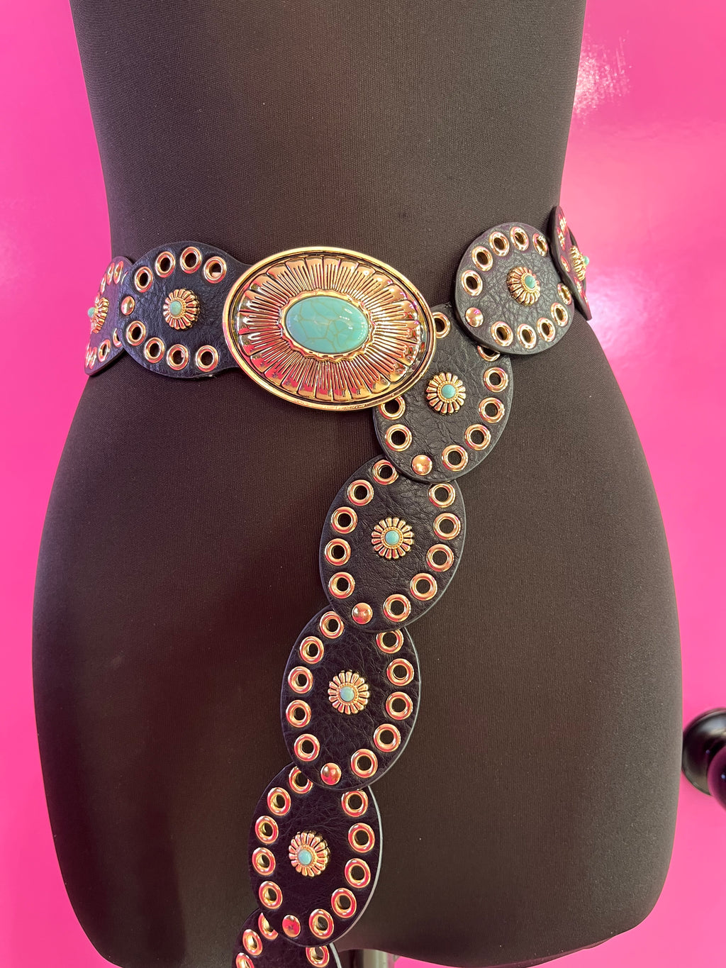 Cinto negro de estoperoles