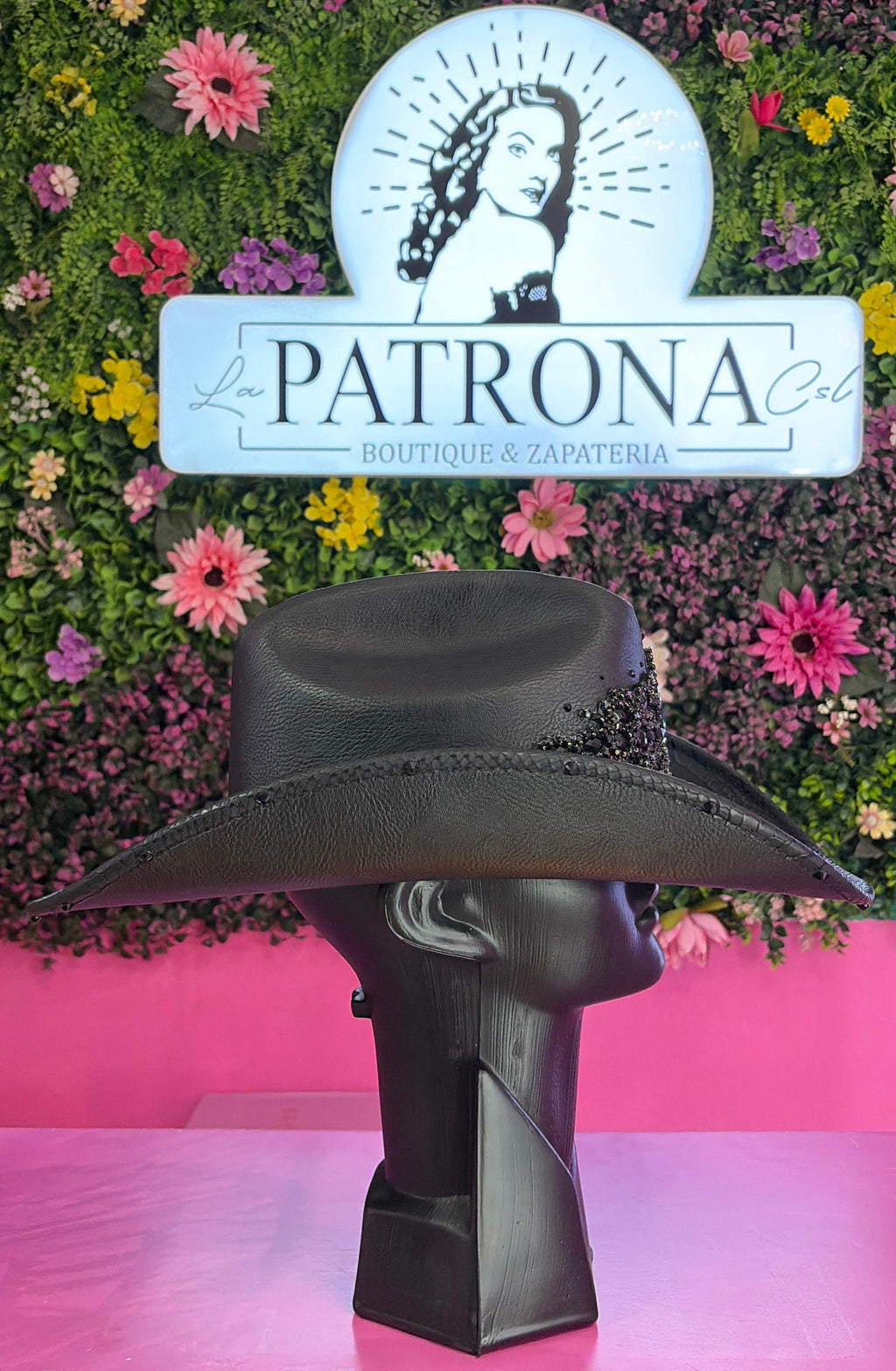 Sombrero negro con brillos
