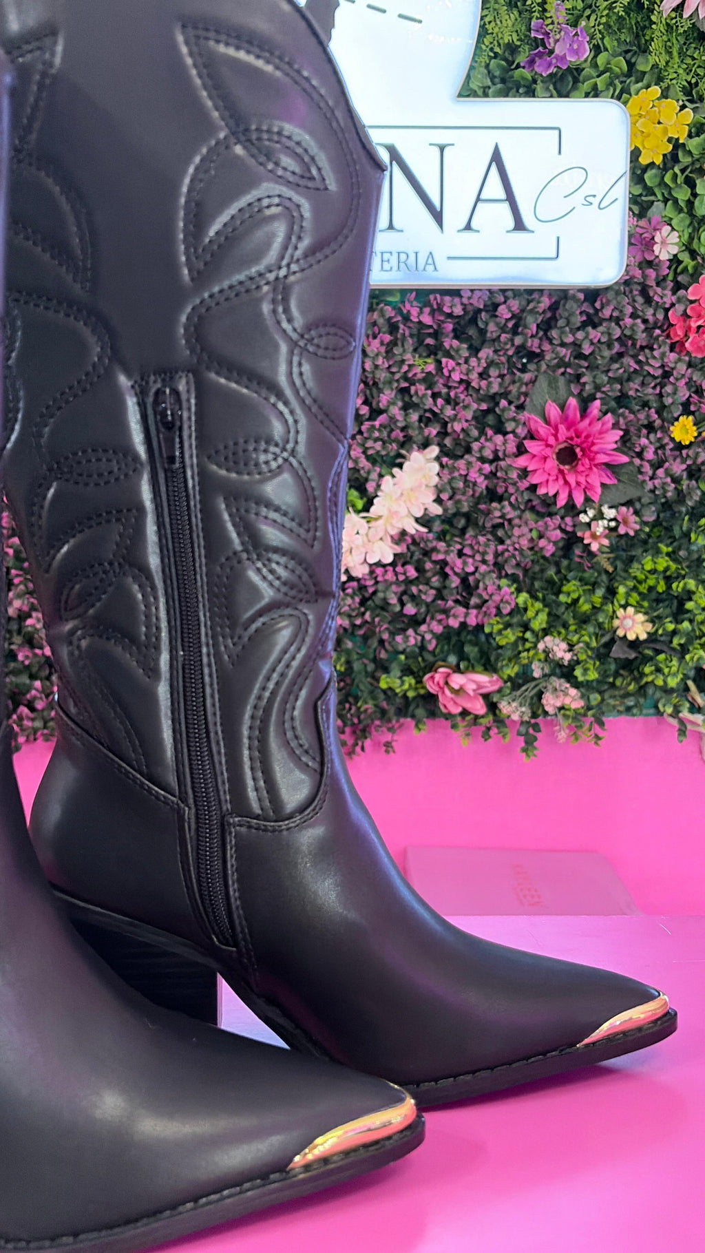 Bota Kate negra