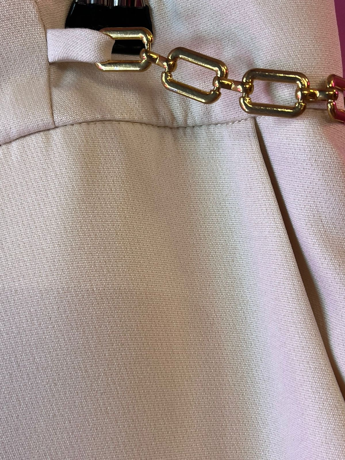 Pantalón de vestir beige corte recto