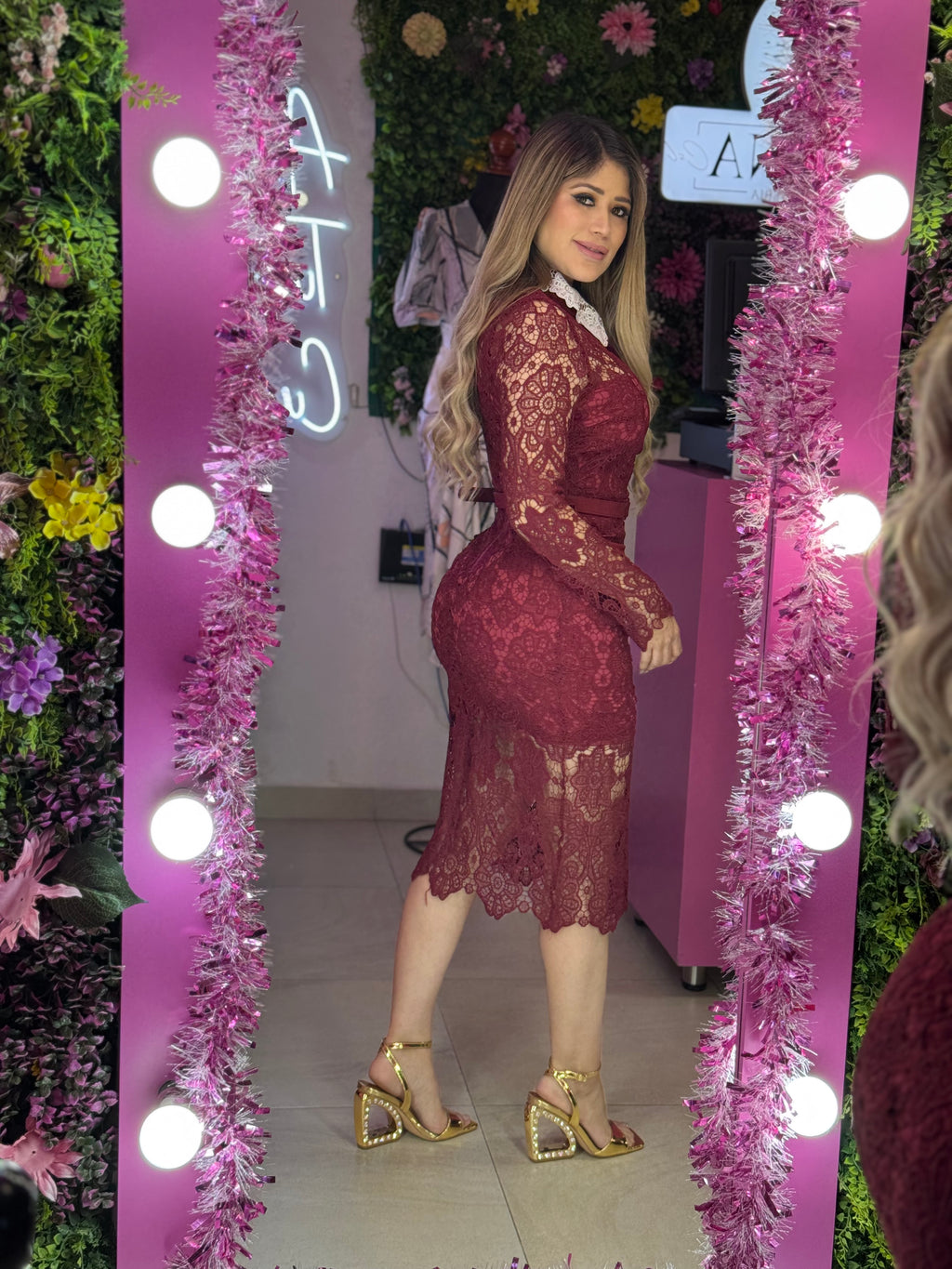 Vestido guinda encaje