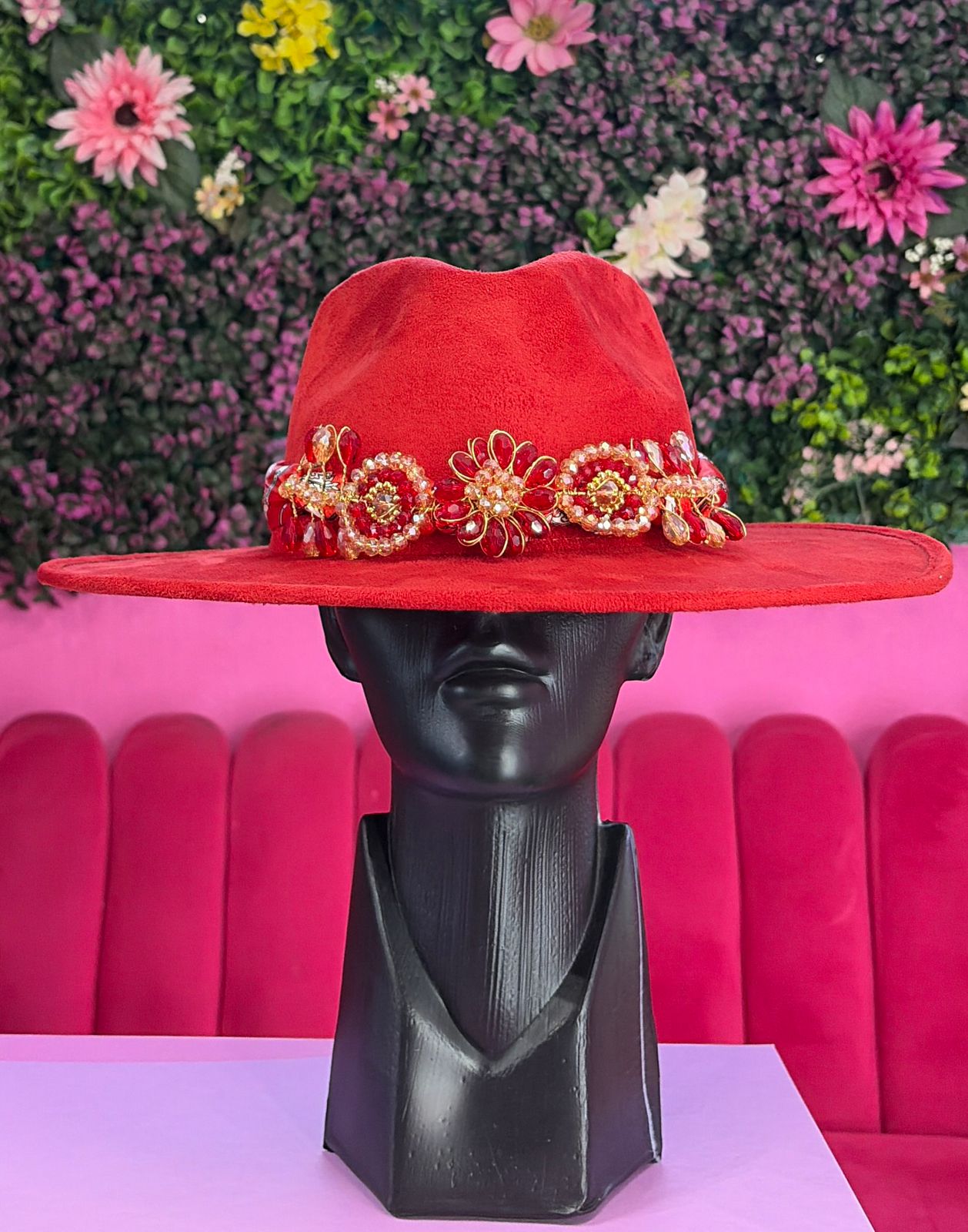 Sombrero rojo de gamuza casual pañoleta