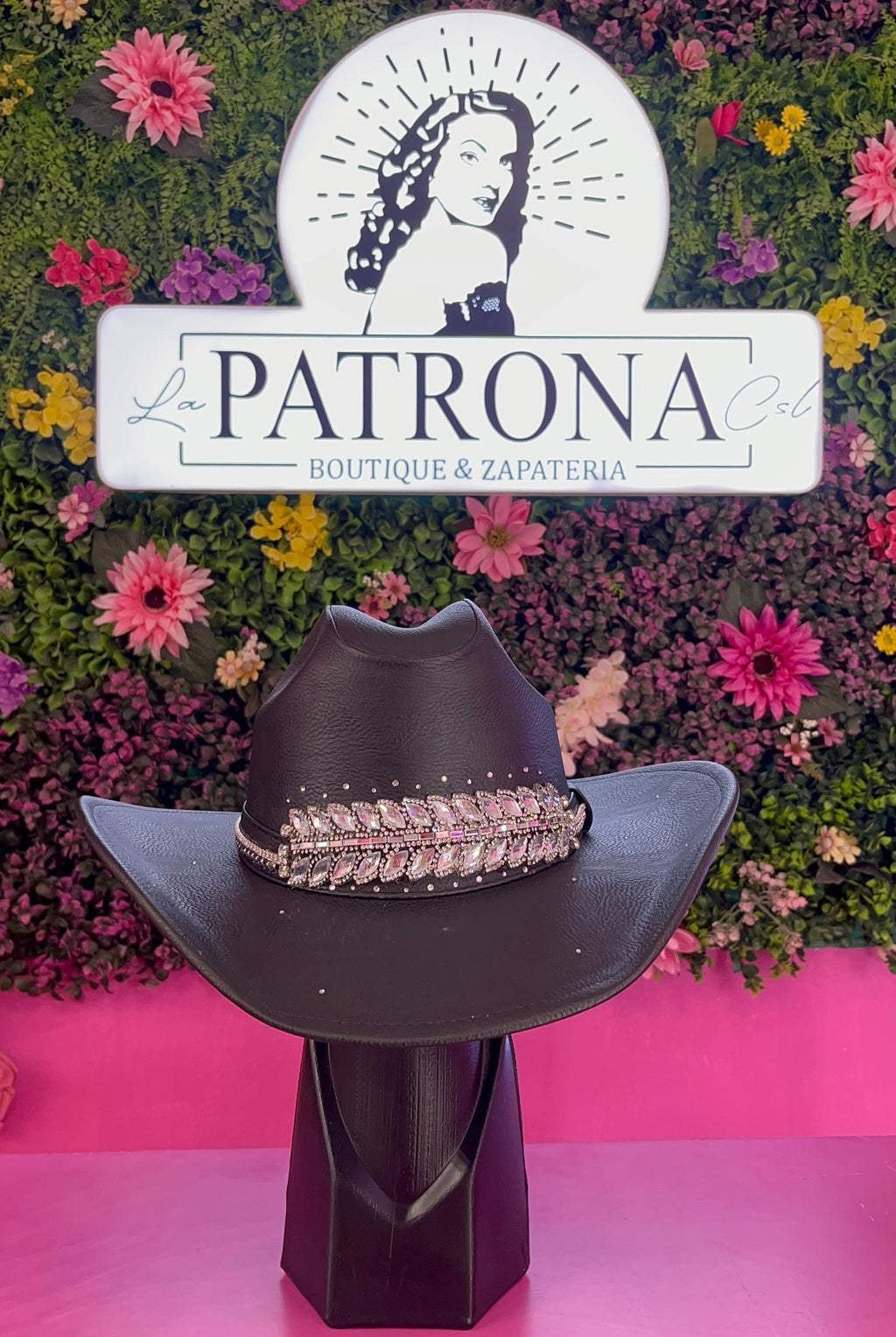 Sombrero negro de vinipiel