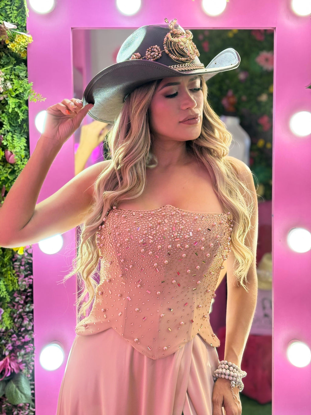Vestido satinado champagne rosado