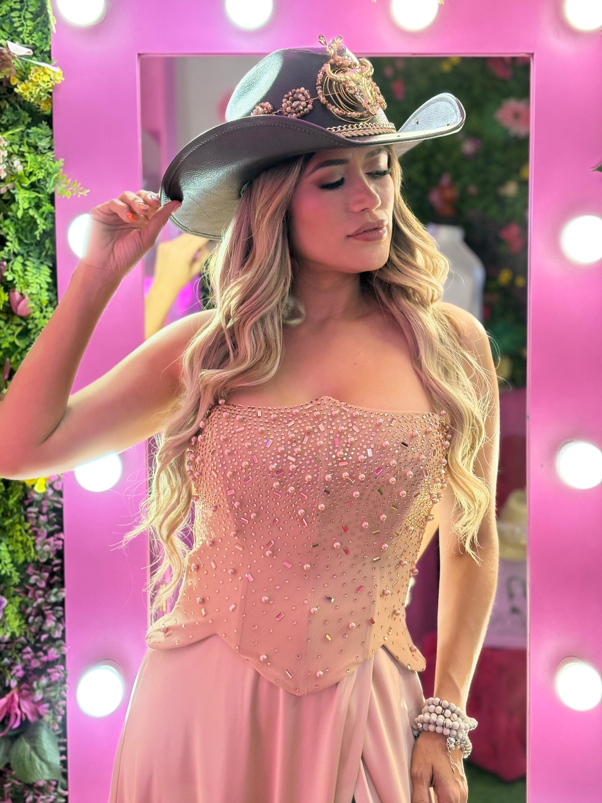 Vestido satinado champagne rosado