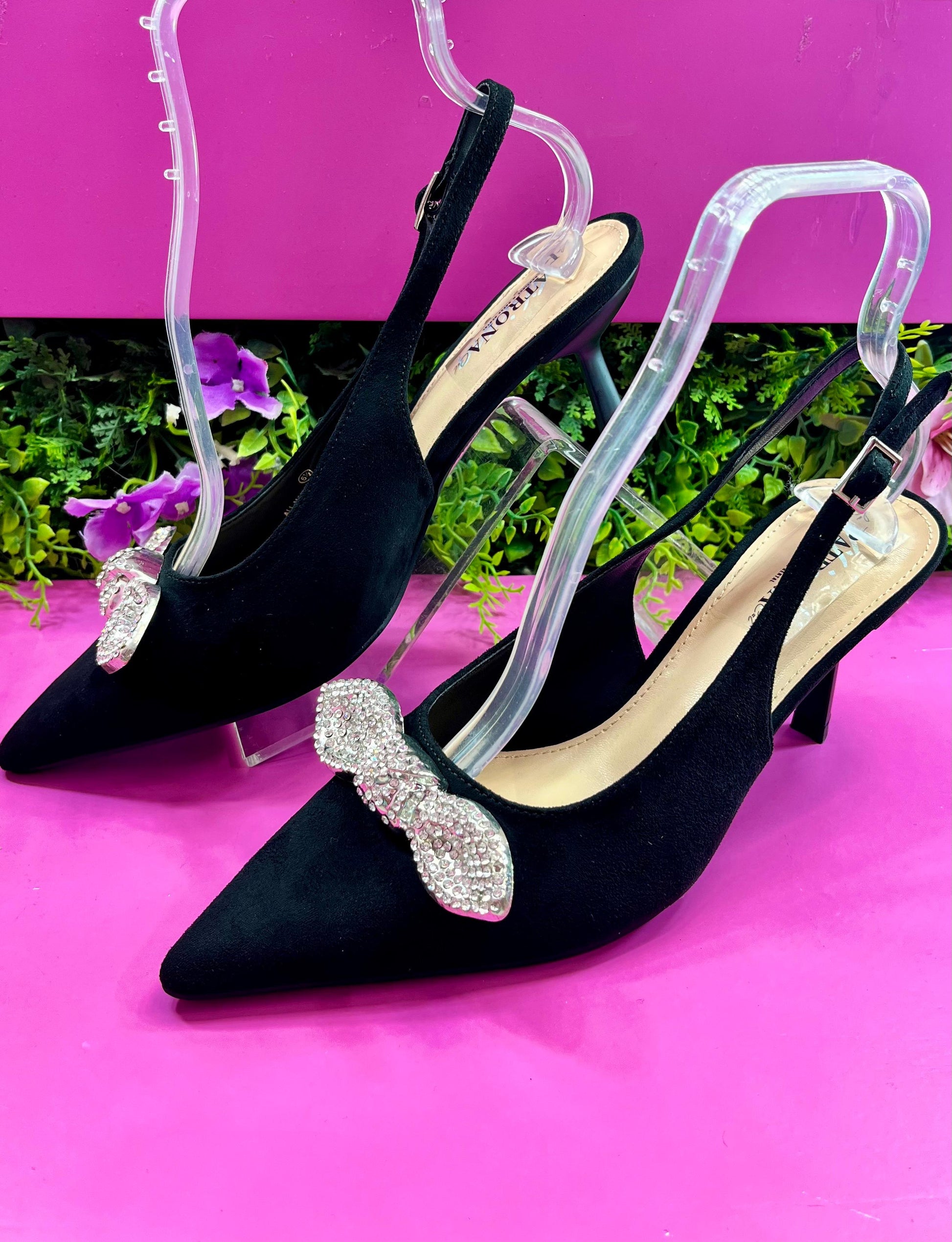 Zapatilla negra Maribel