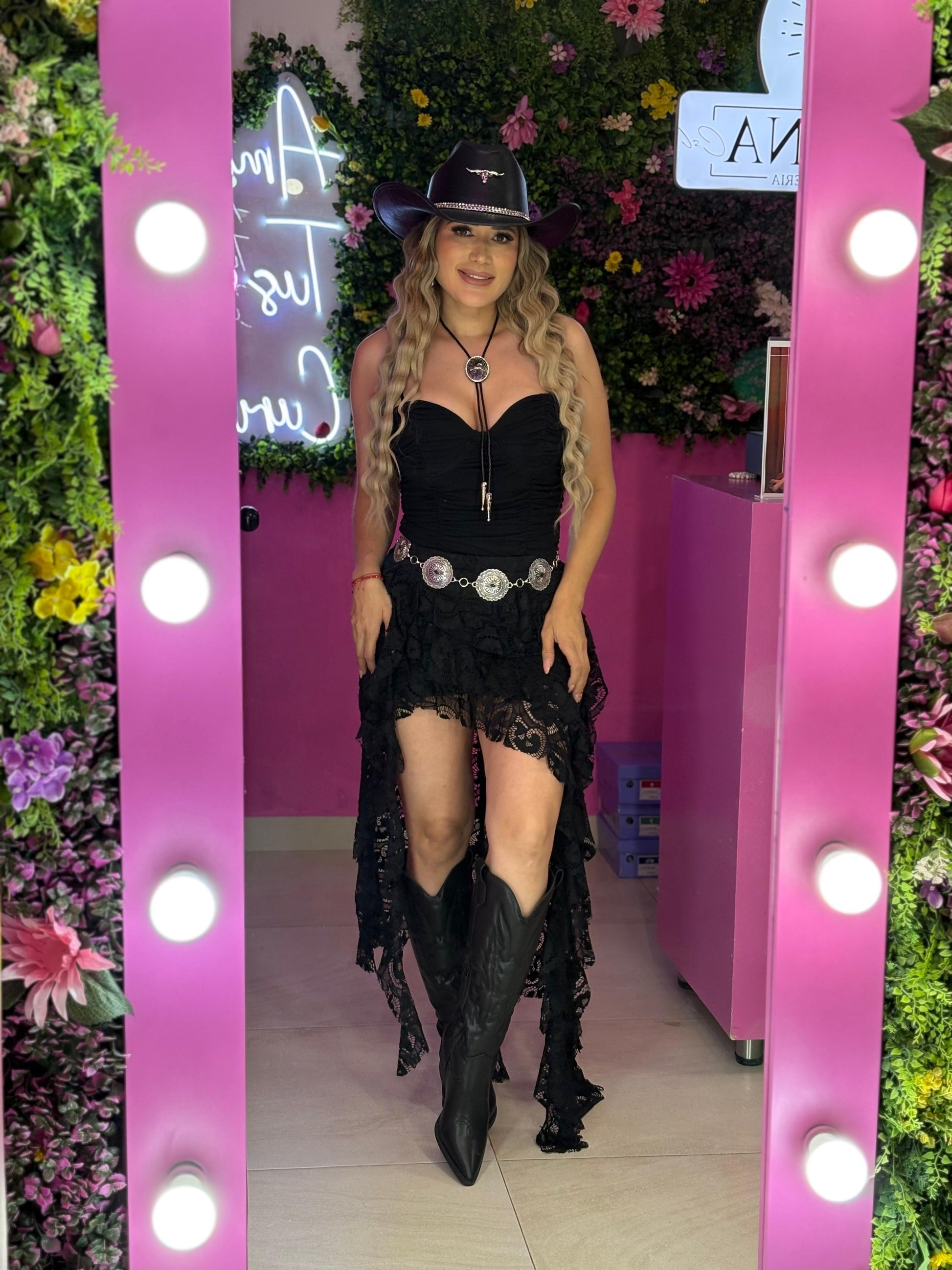 Falda larga de encaje negra