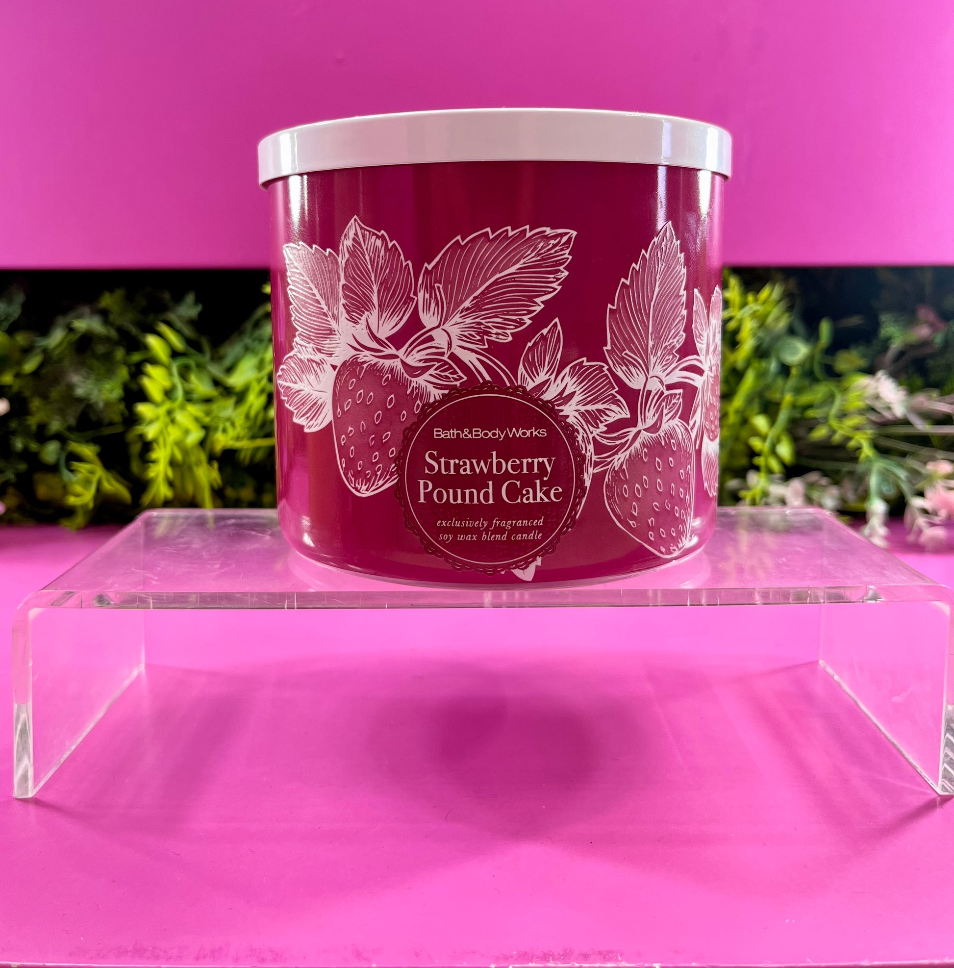 Vela Strawberry pound cake “Bath&BodyWorks”