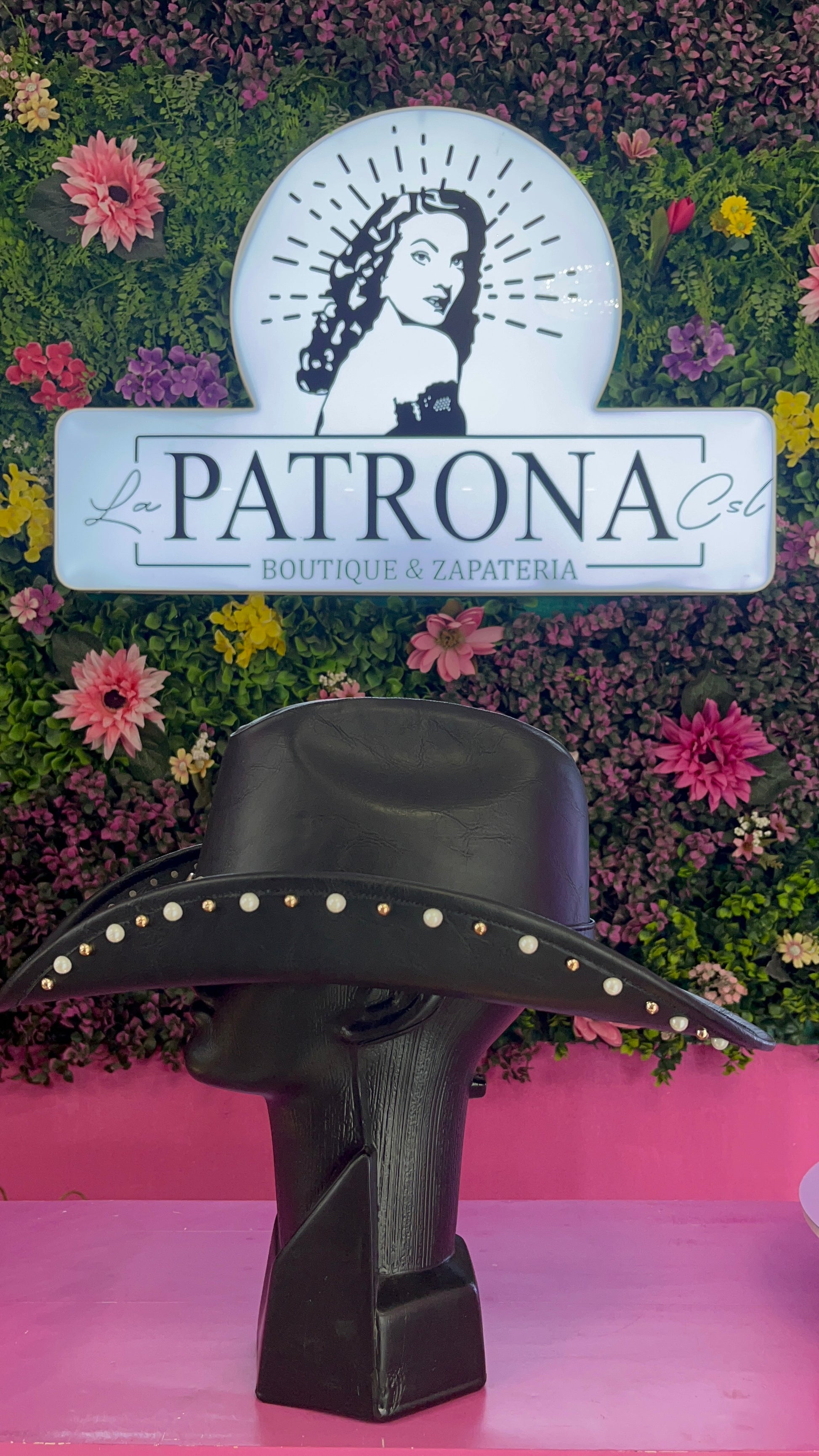 Sombrero negro herraduras caballos