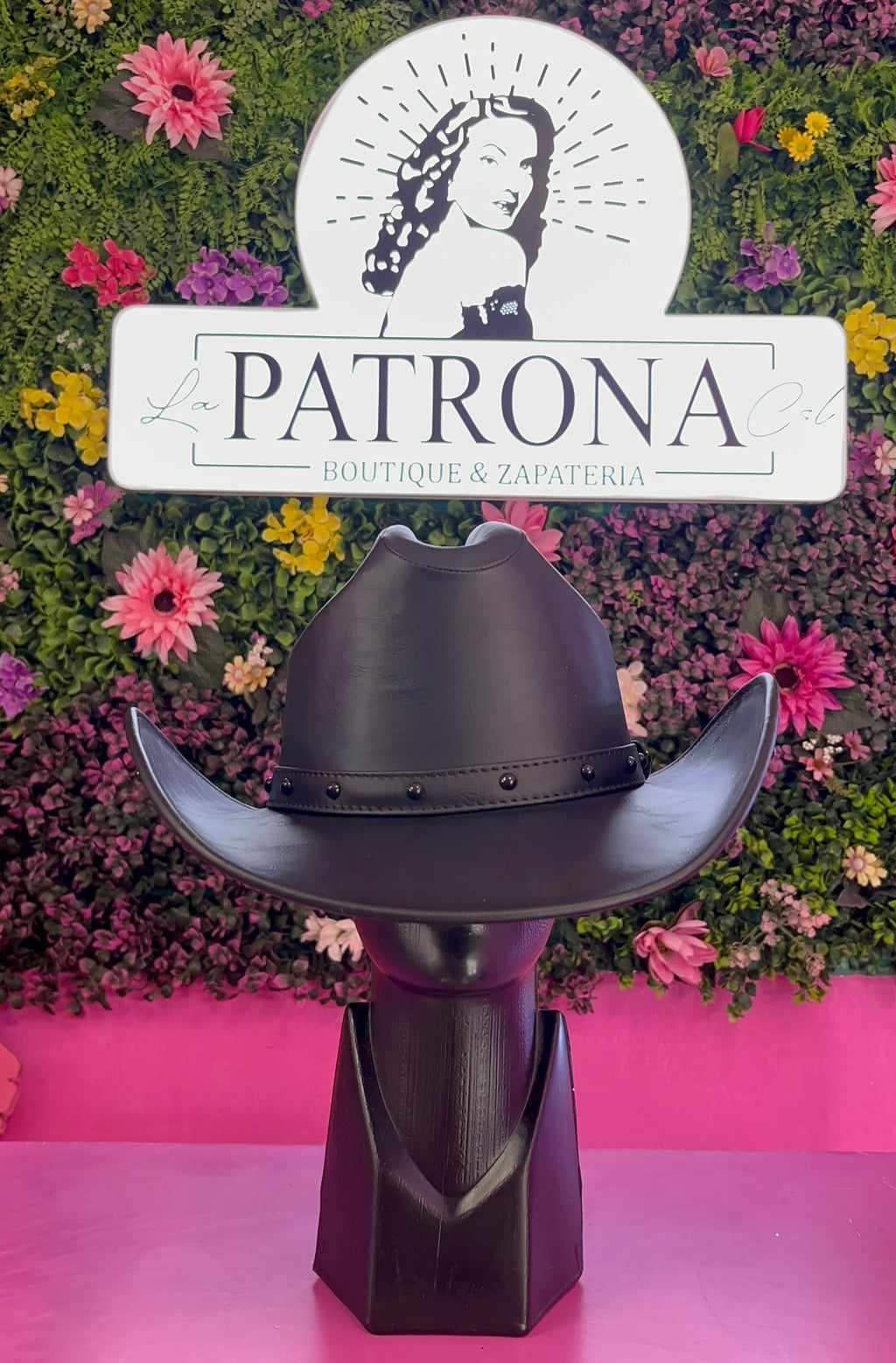 Sombrero de vinipiel negro
