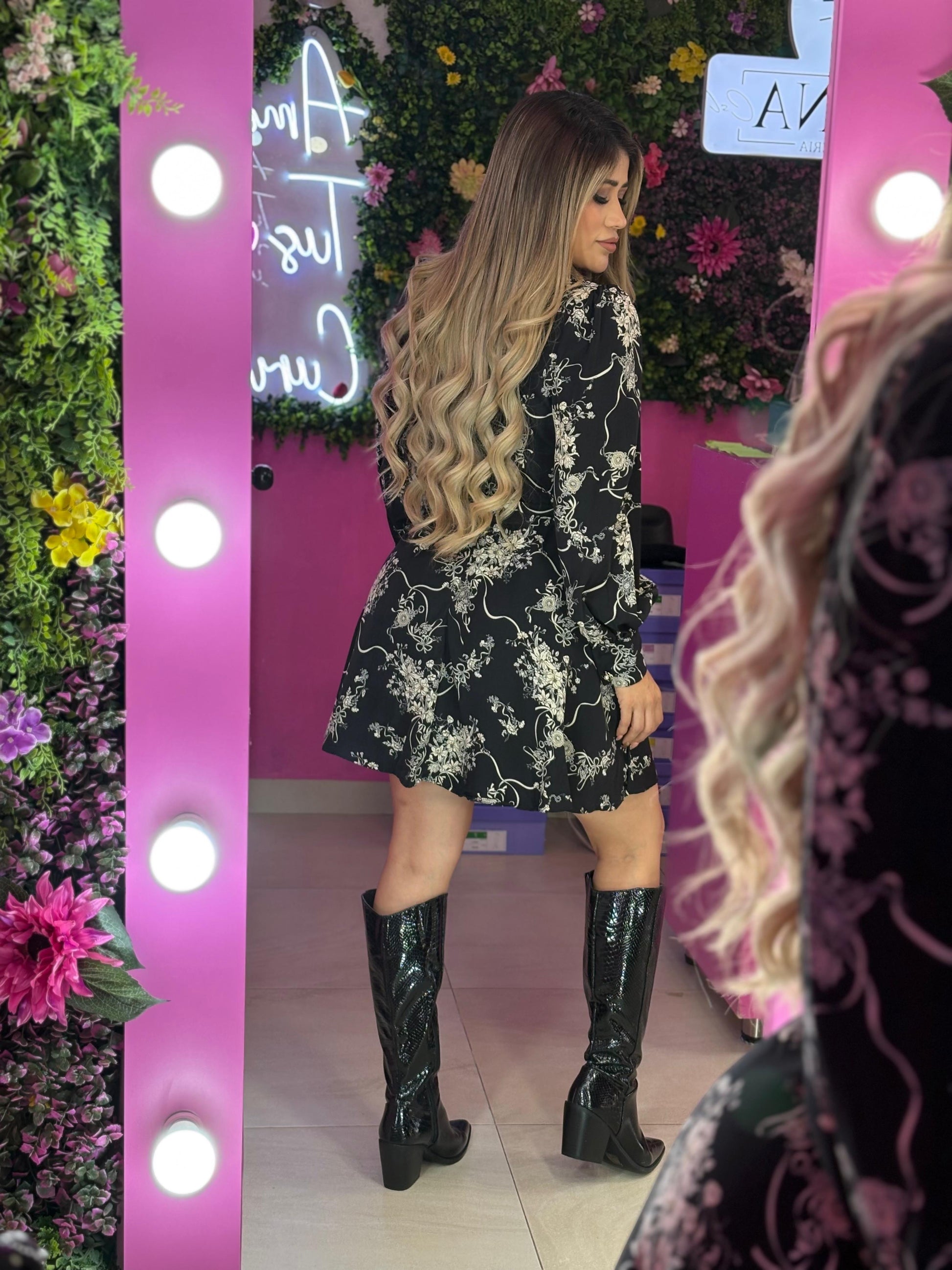 Vestido floreado negro