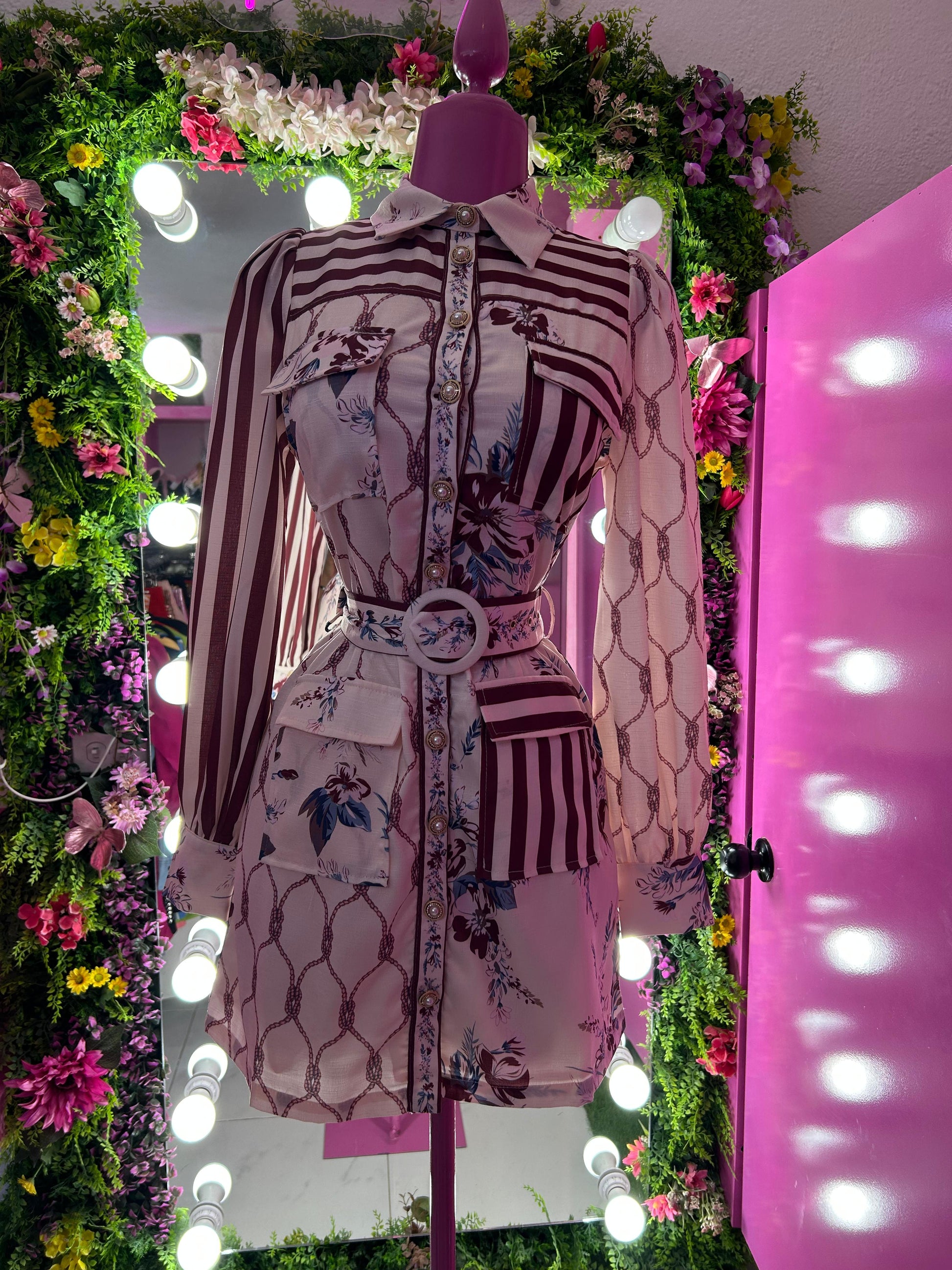 Vestido tinto con beige