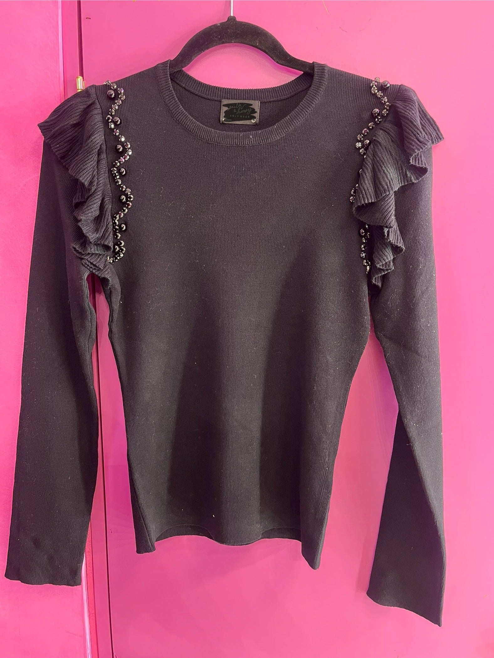 Blusa negra tejida con Perlas