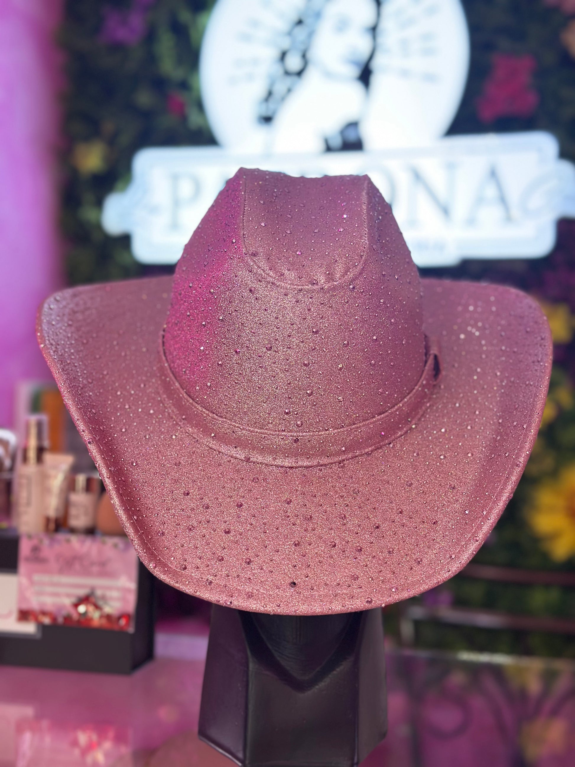 Sombrero rosa con brillos