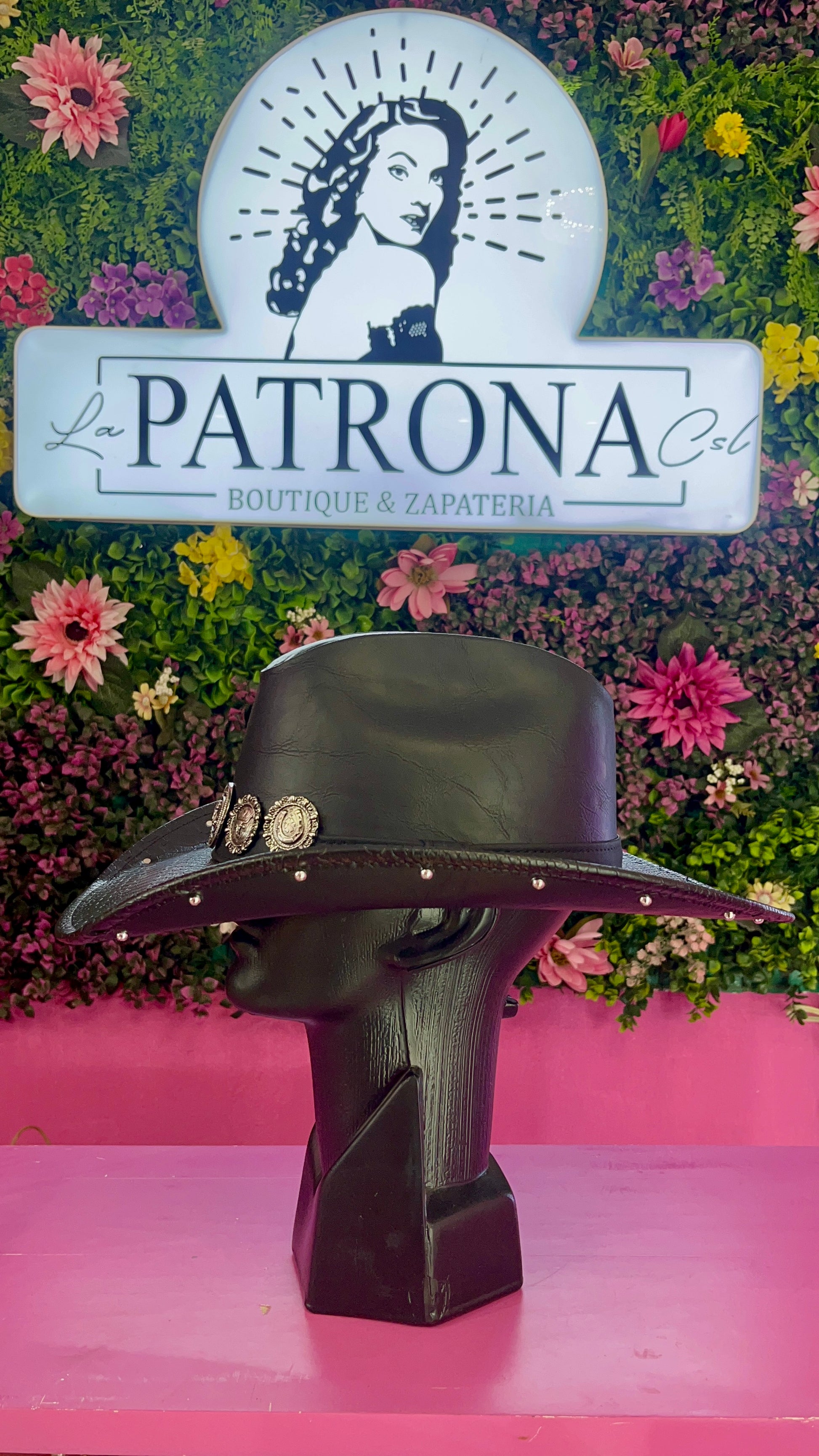 Sombrero negro herraduras plata