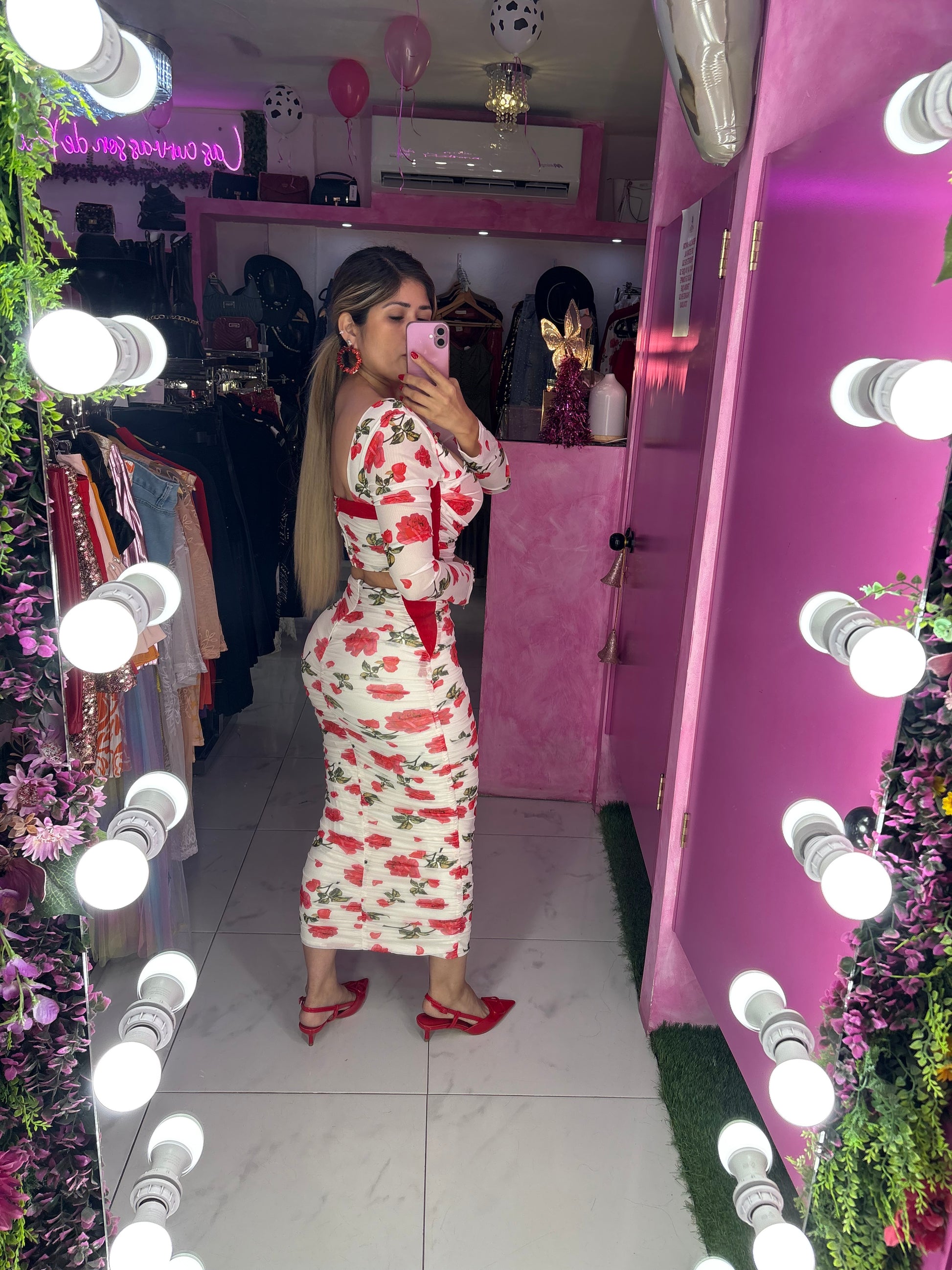 Set blanco mesh con rosas