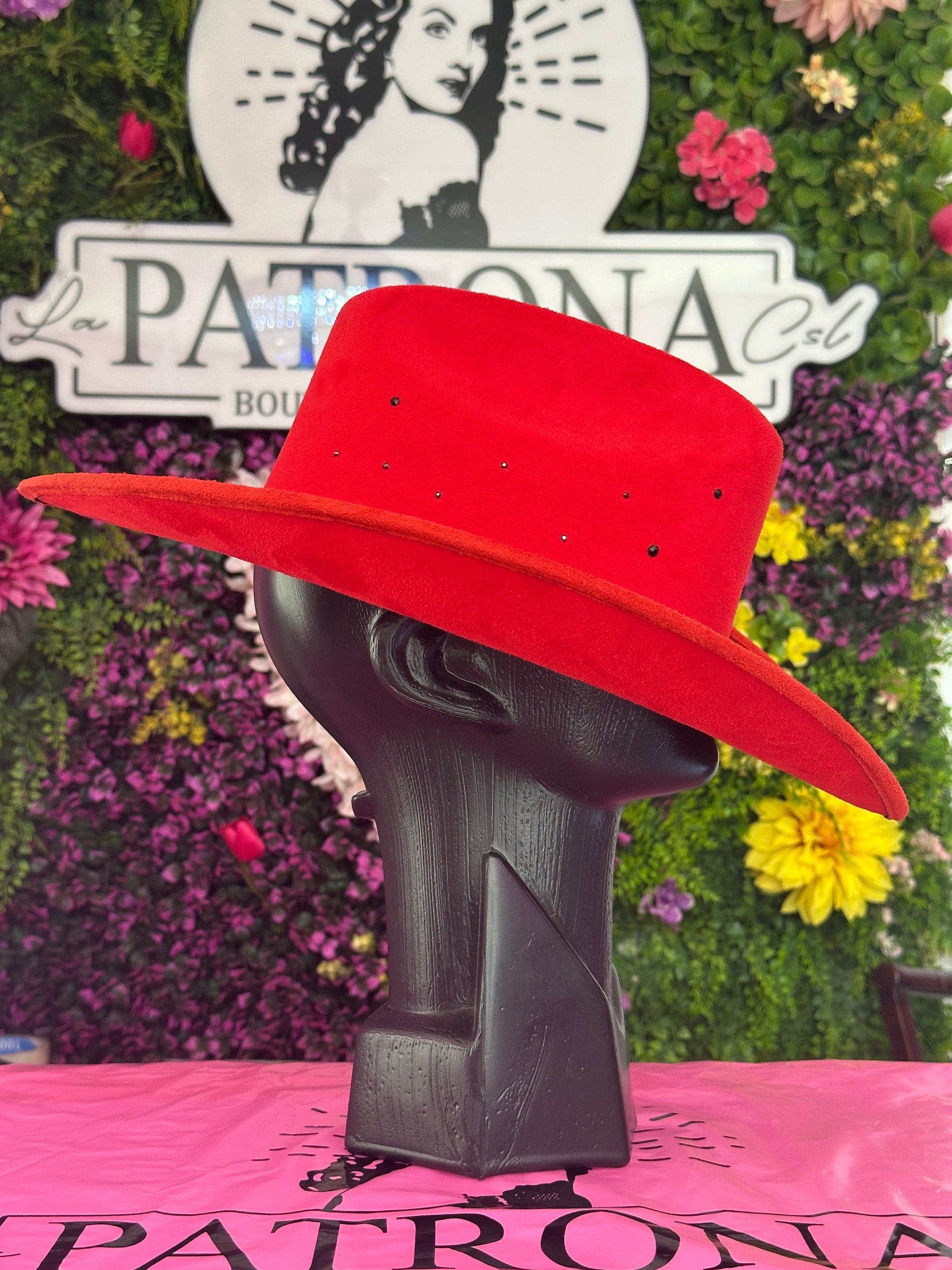 Sombrero rojo de gamuza