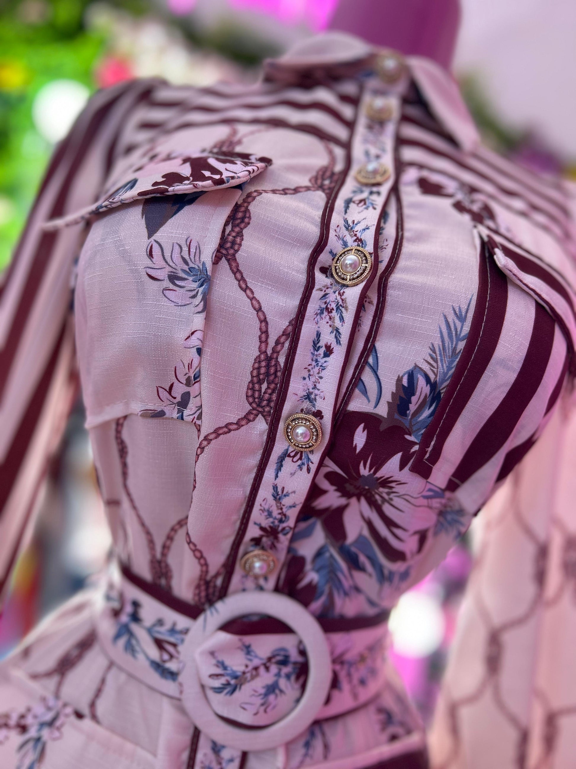 Vestido tinto con beige