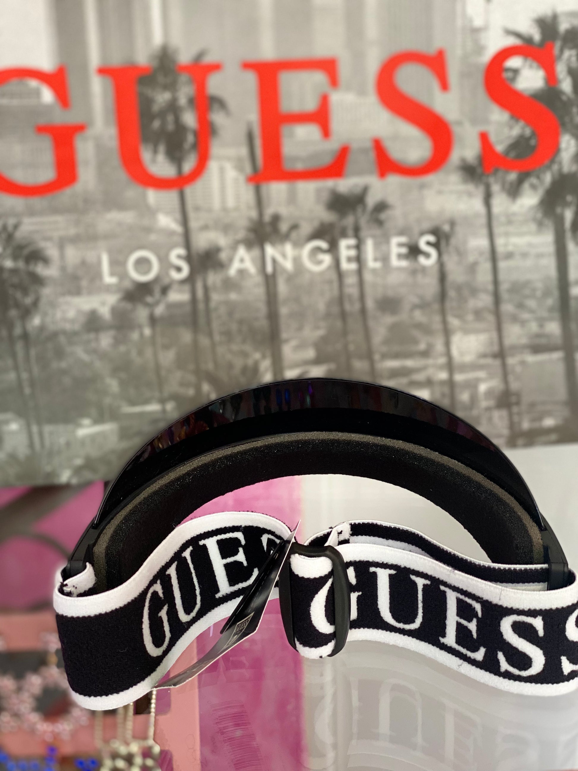 Vicera “GUESS” color negro