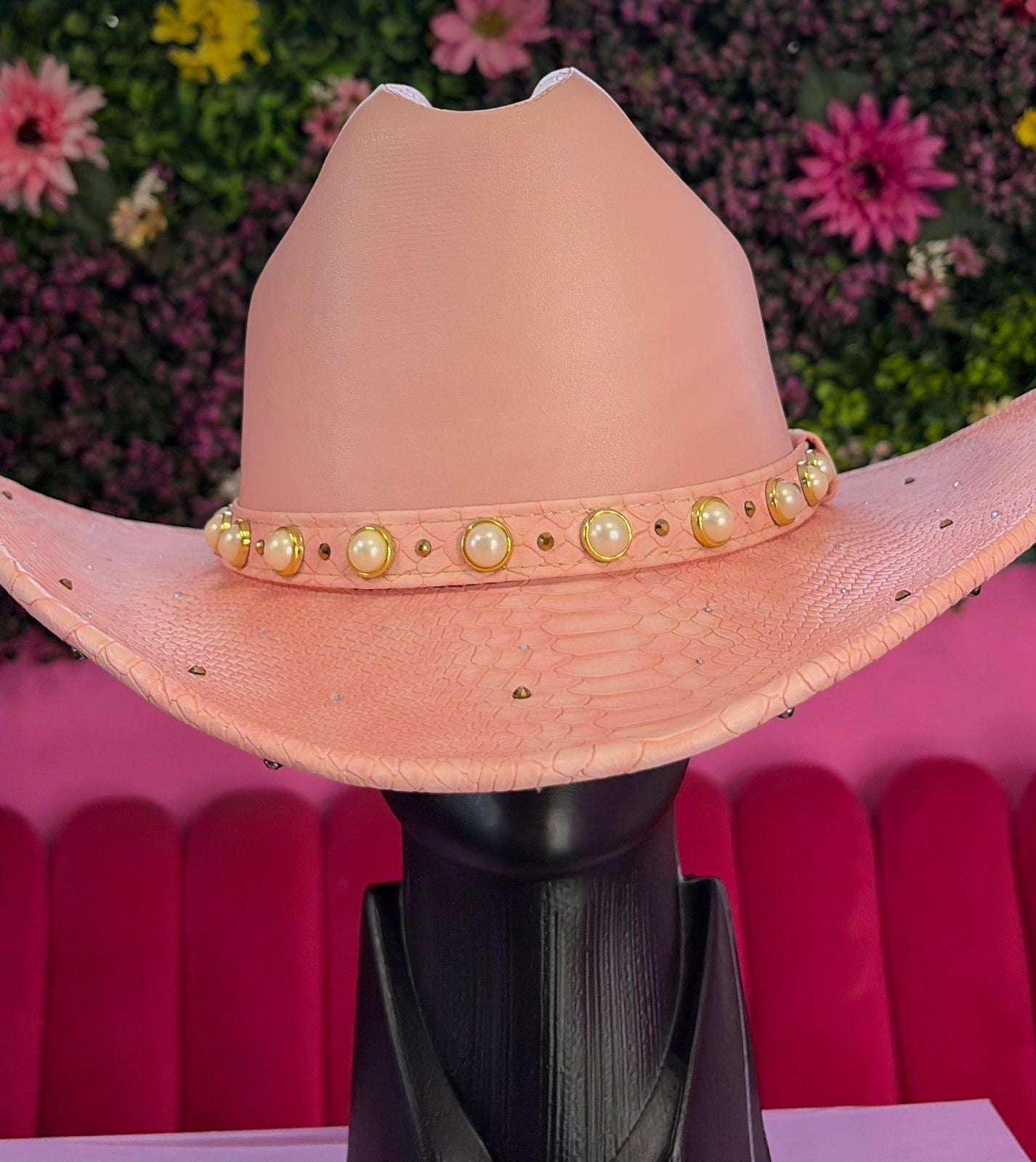 Sombrero rosa con textura