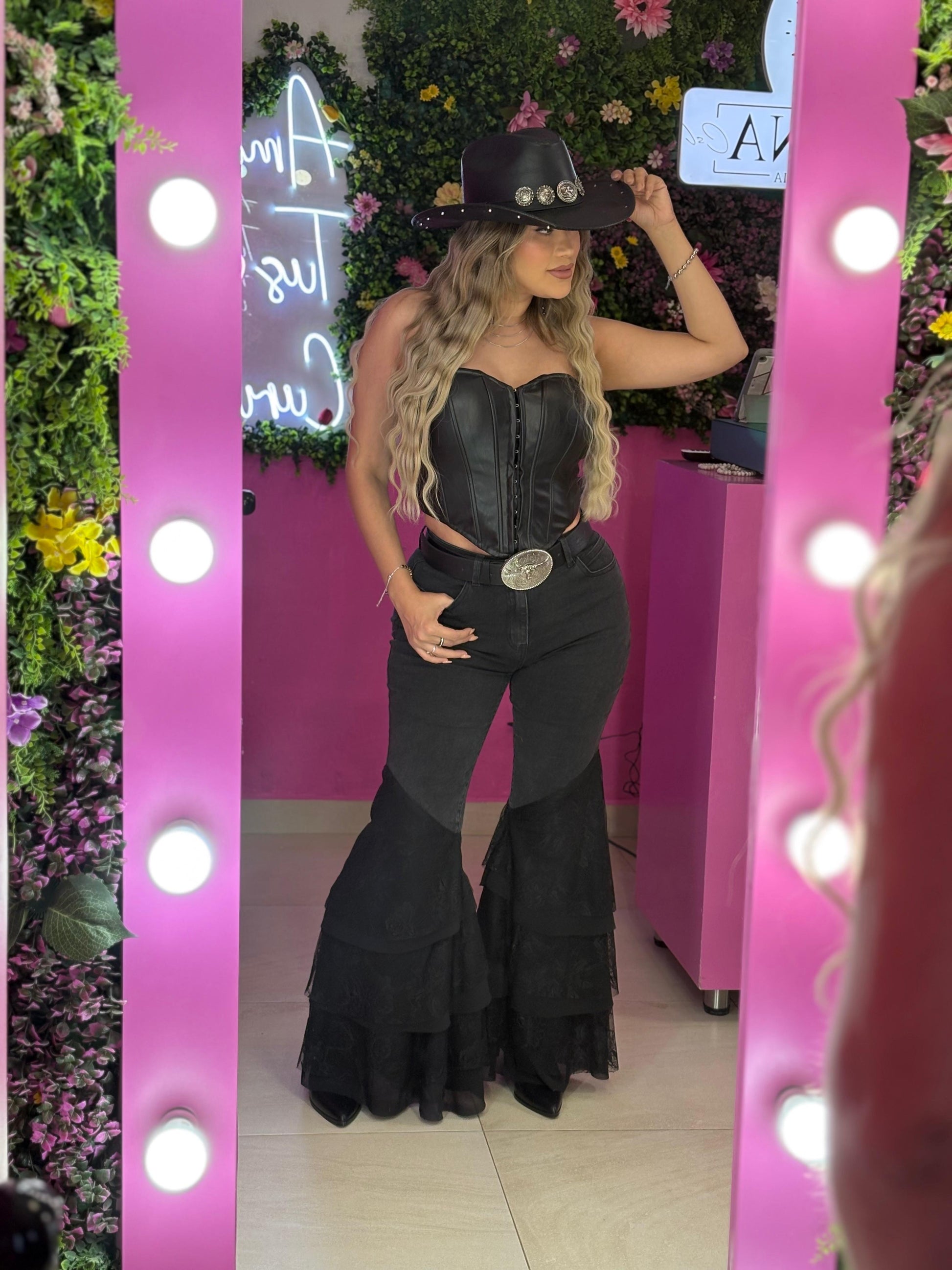 Pantalón acampanado negro