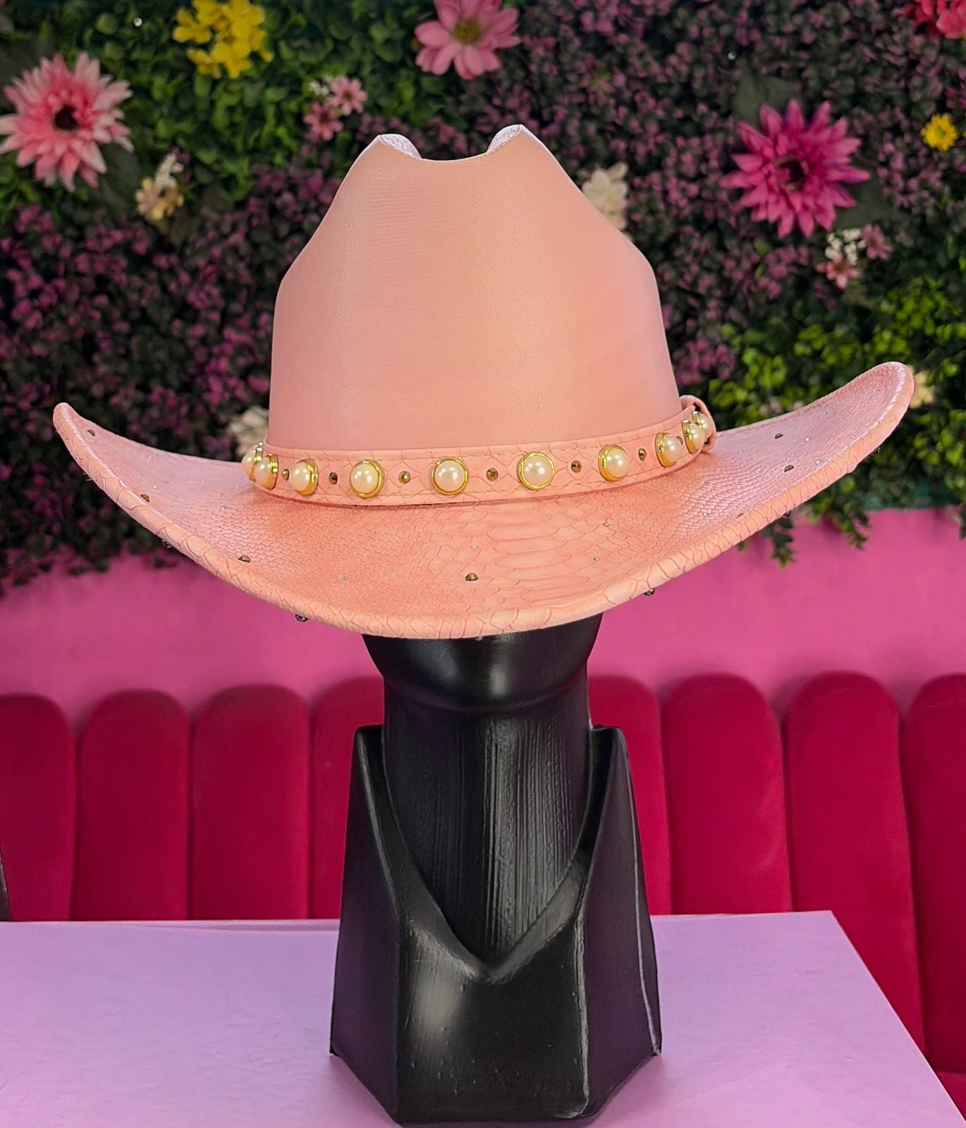 Sombrero rosa con textura