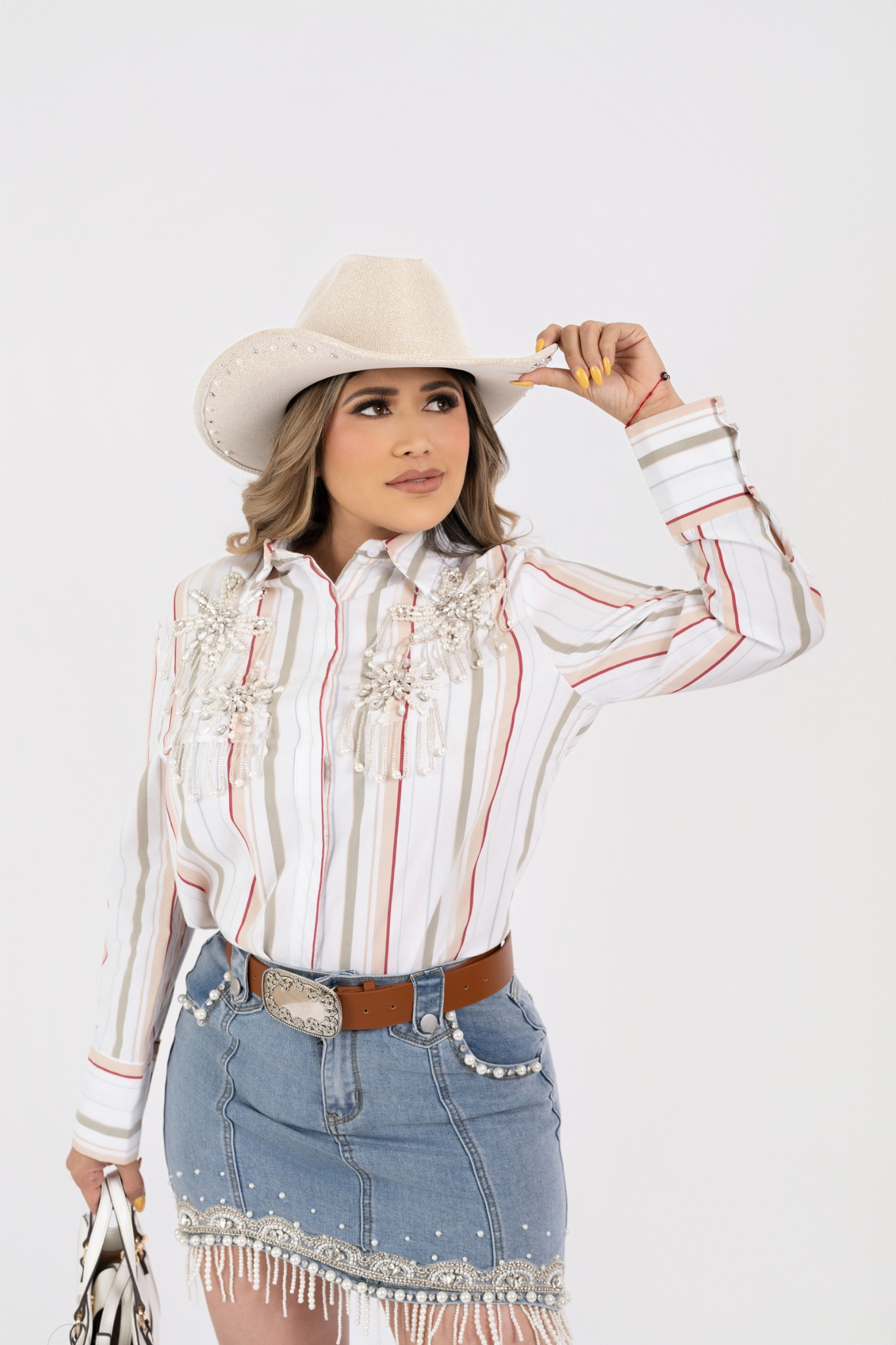 Camisa rayada con apliques