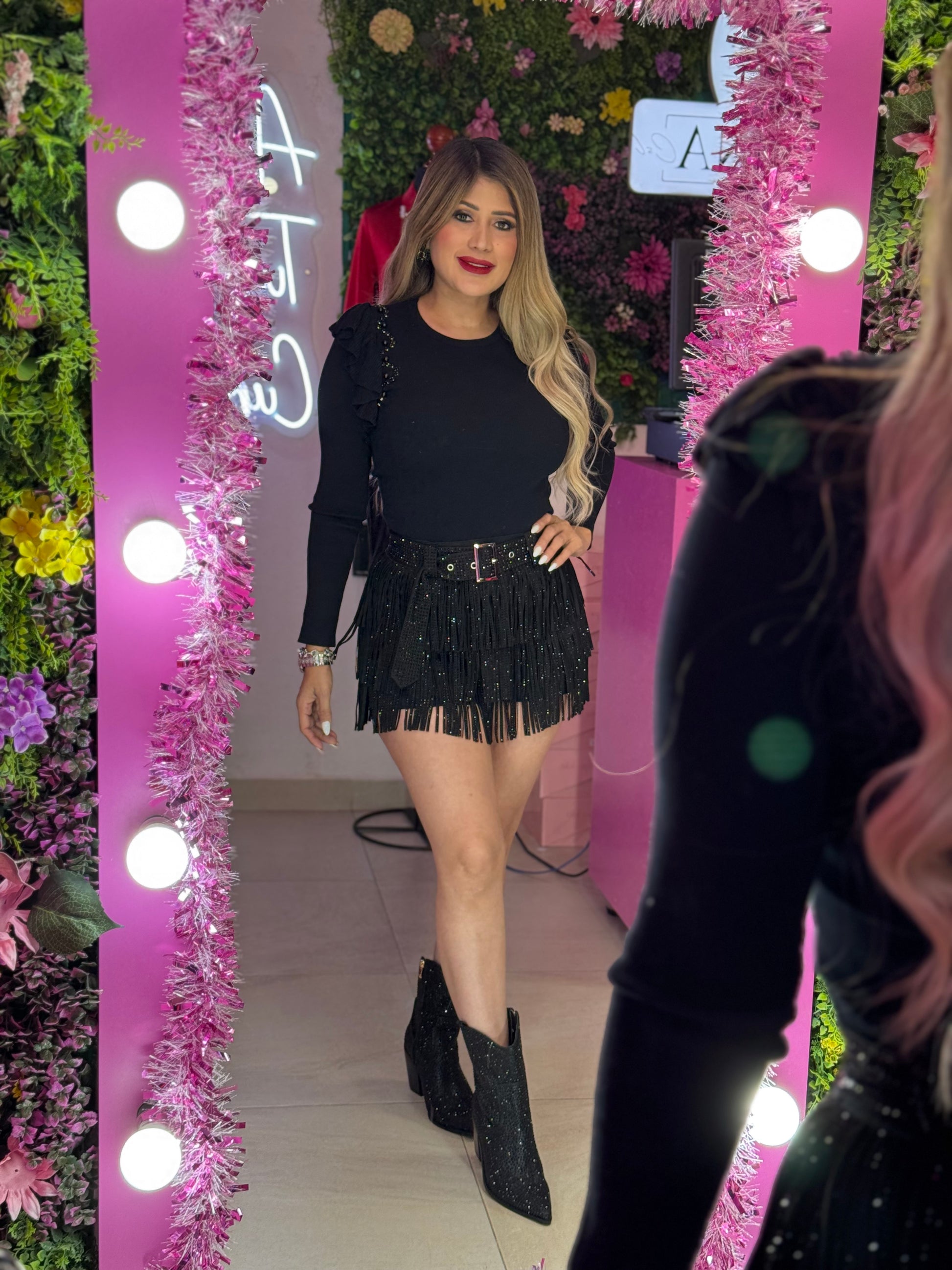 Blusa negra tejida con Perlas