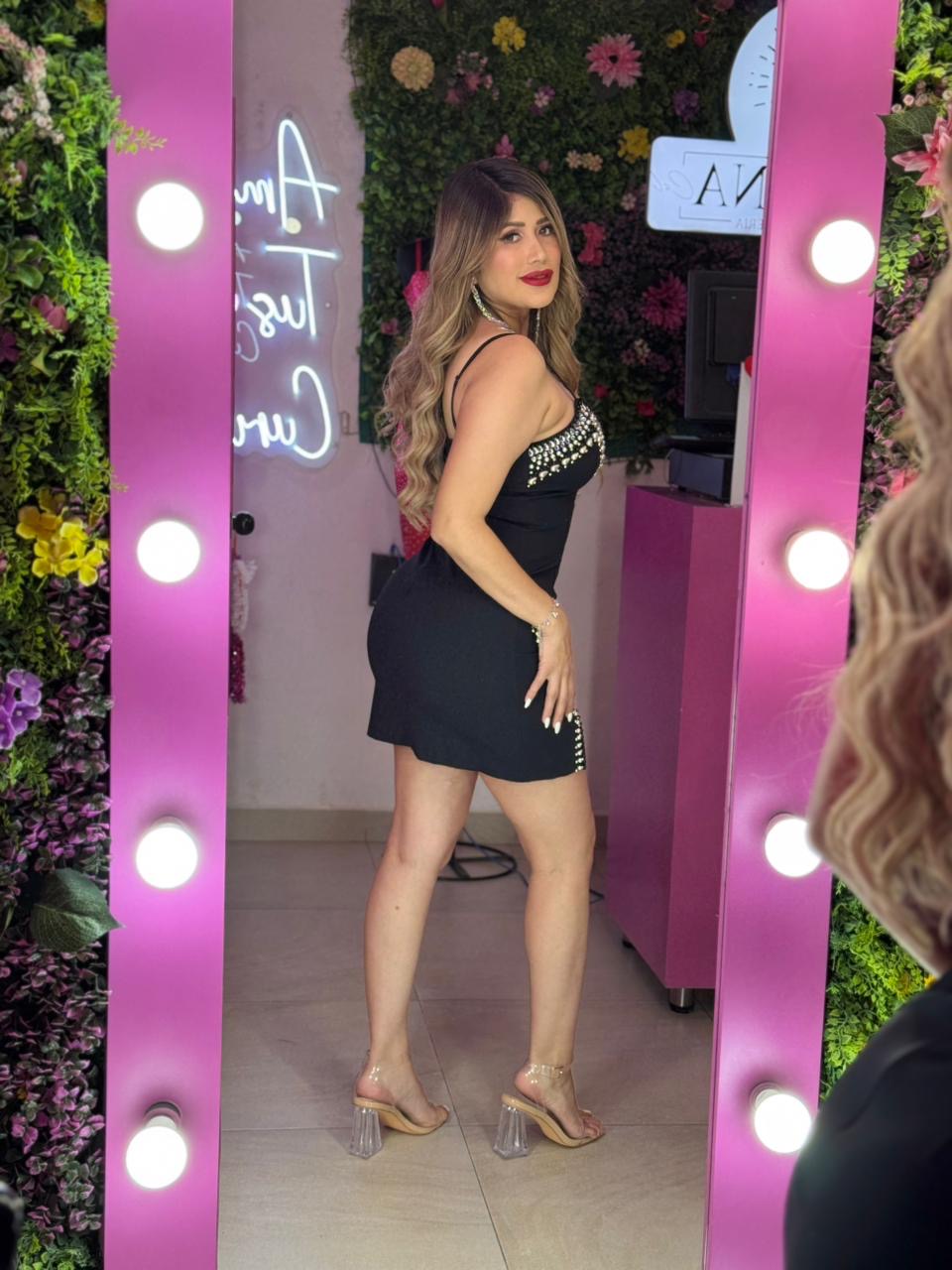 Vestido negro corto