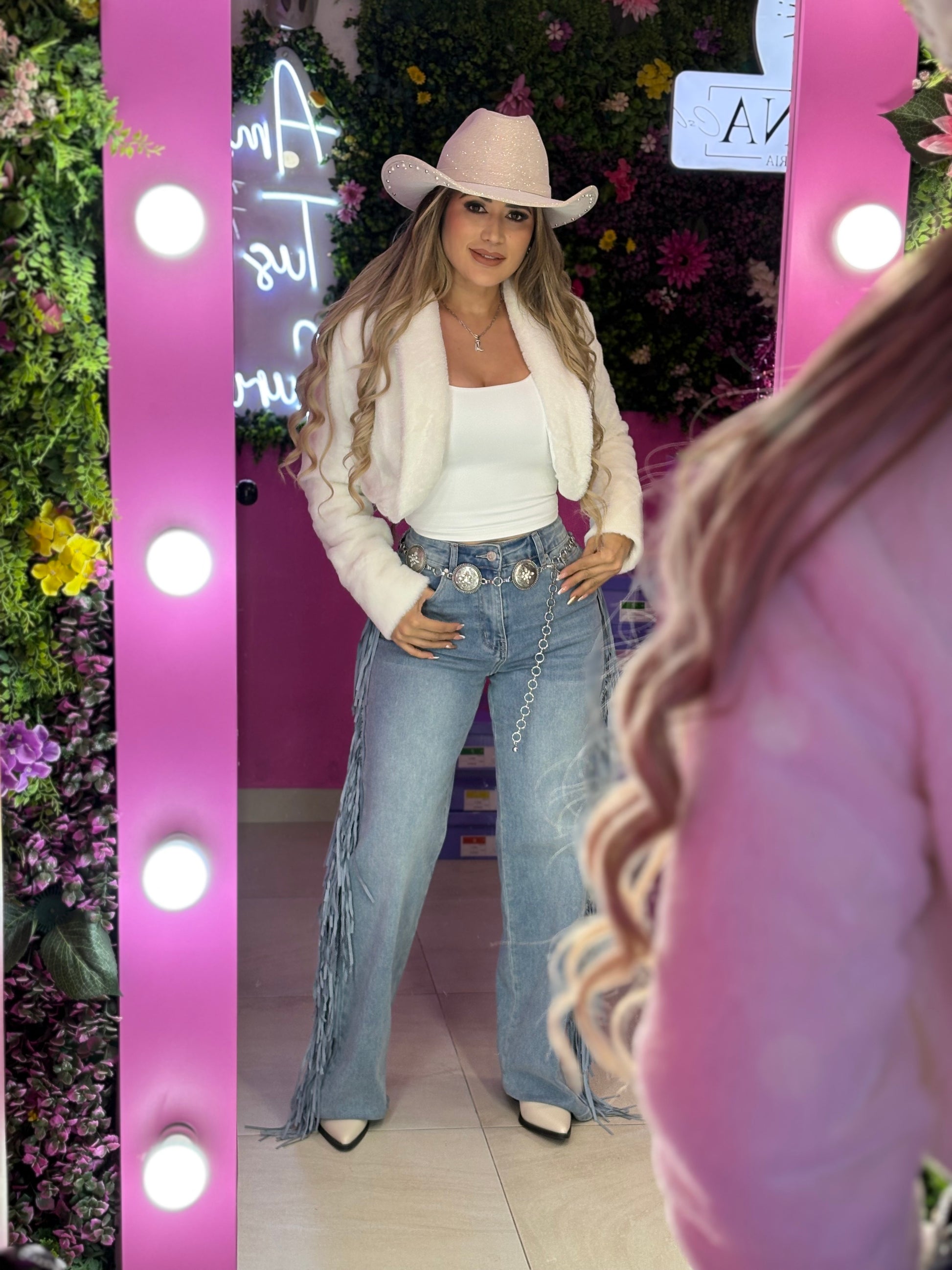 Suéter peludo blanco