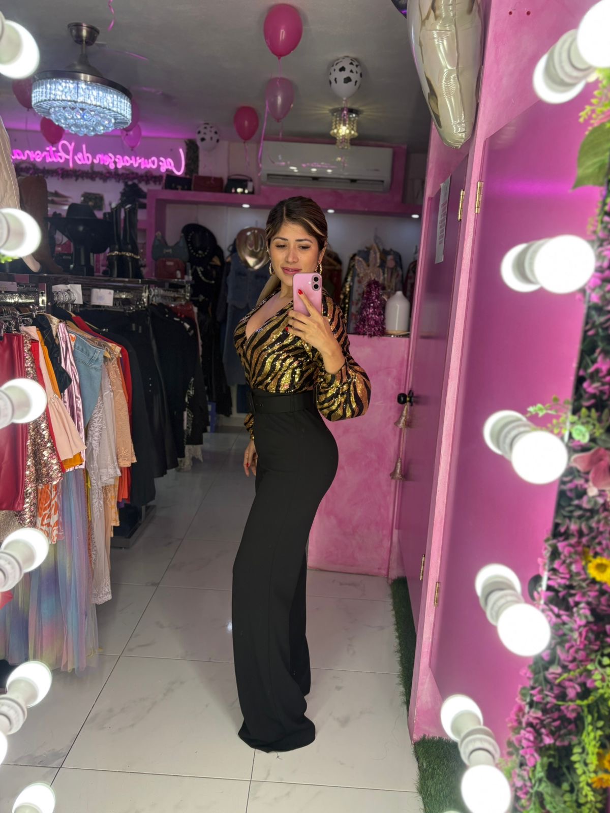 Palazo negro con lentejuelas